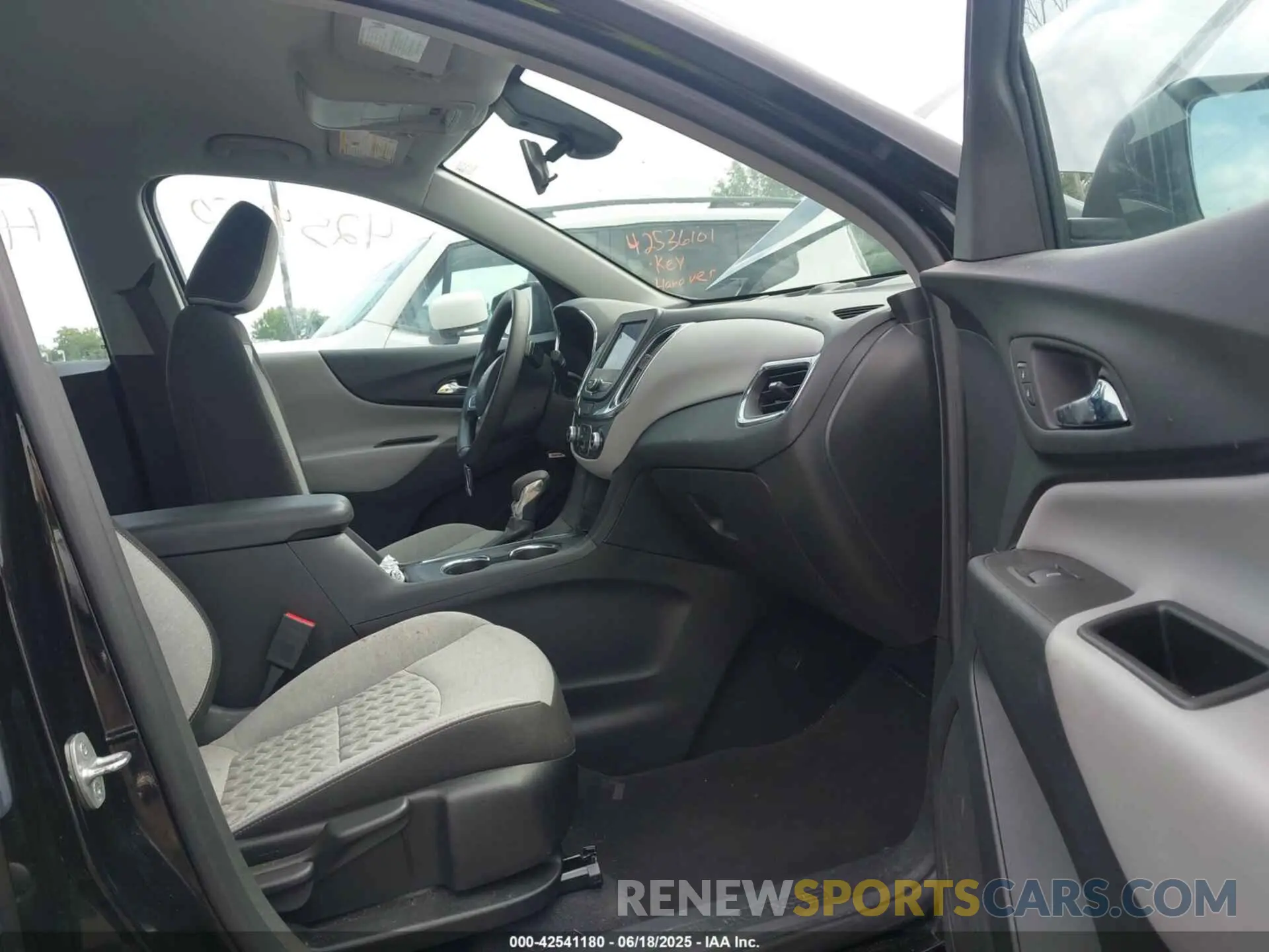 5 fotografías del automóvil dañado 3GNAXHEG2PL209992 CHEVROLET EQUINOX 2023