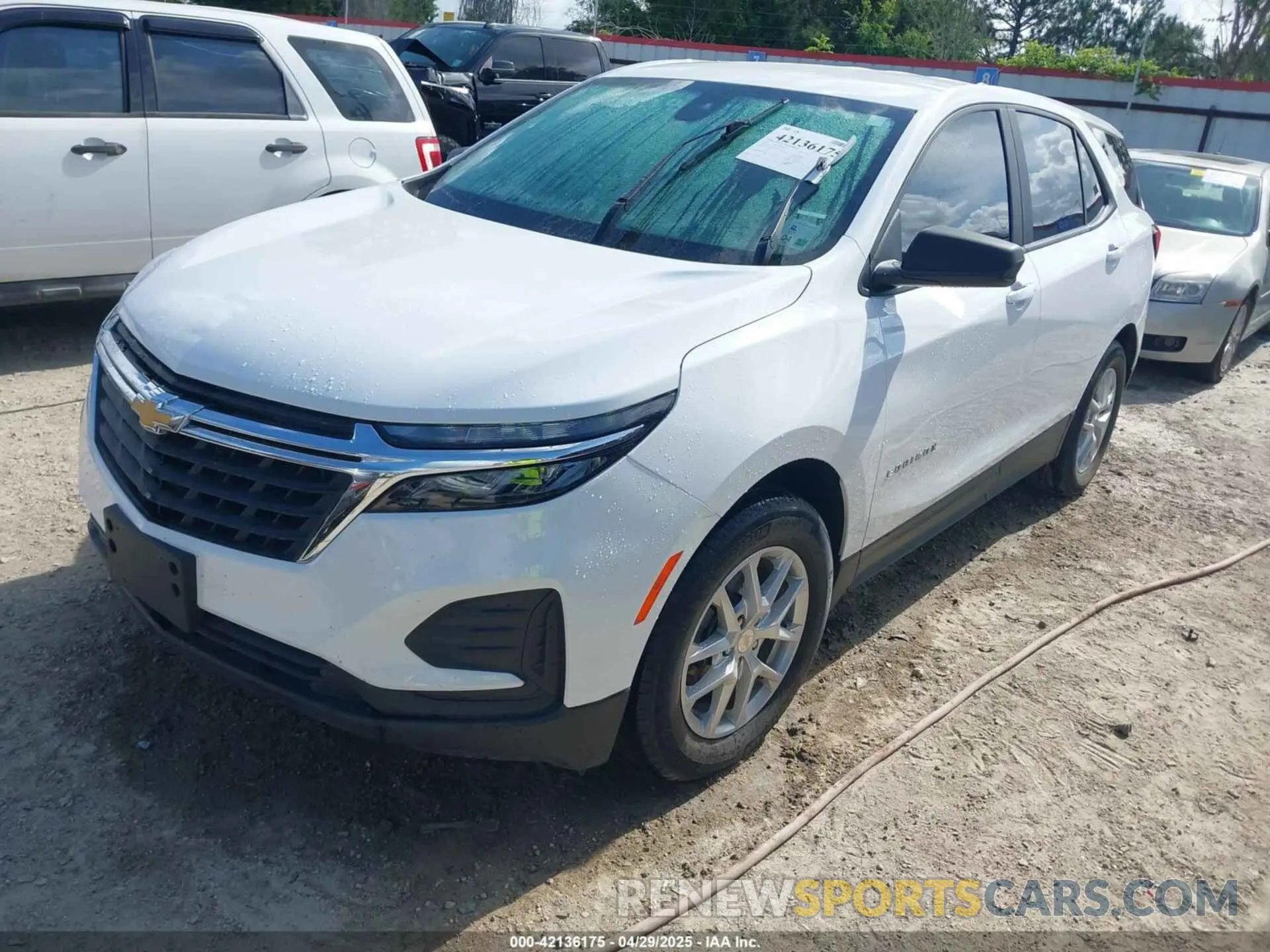 2 fotografías del automóvil dañado 3GNAXHEG3PL149186 CHEVROLET EQUINOX 2023