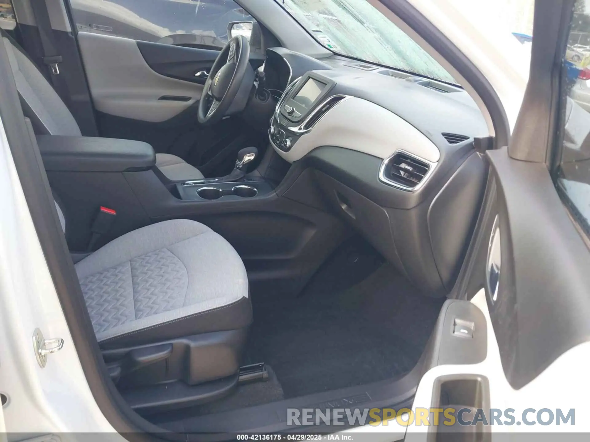 5 fotografías del automóvil dañado 3GNAXHEG3PL149186 CHEVROLET EQUINOX 2023