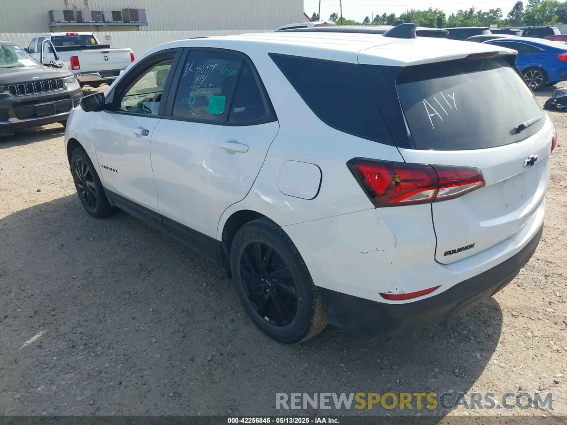 3 fotografías del automóvil dañado 3GNAXHEG4PL184786 CHEVROLET EQUINOX 2023