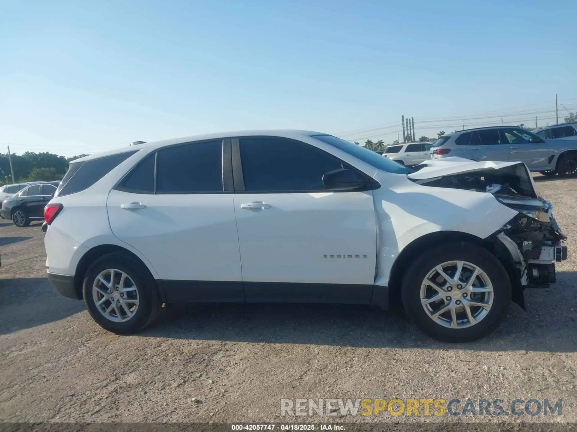 14 fotografías del automóvil dañado 3GNAXHEG5PL273072 CHEVROLET EQUINOX 2023