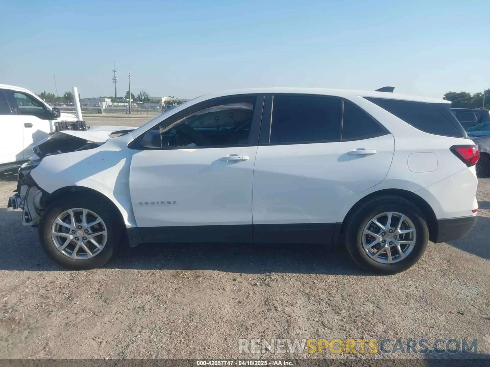 15 fotografías del automóvil dañado 3GNAXHEG5PL273072 CHEVROLET EQUINOX 2023
