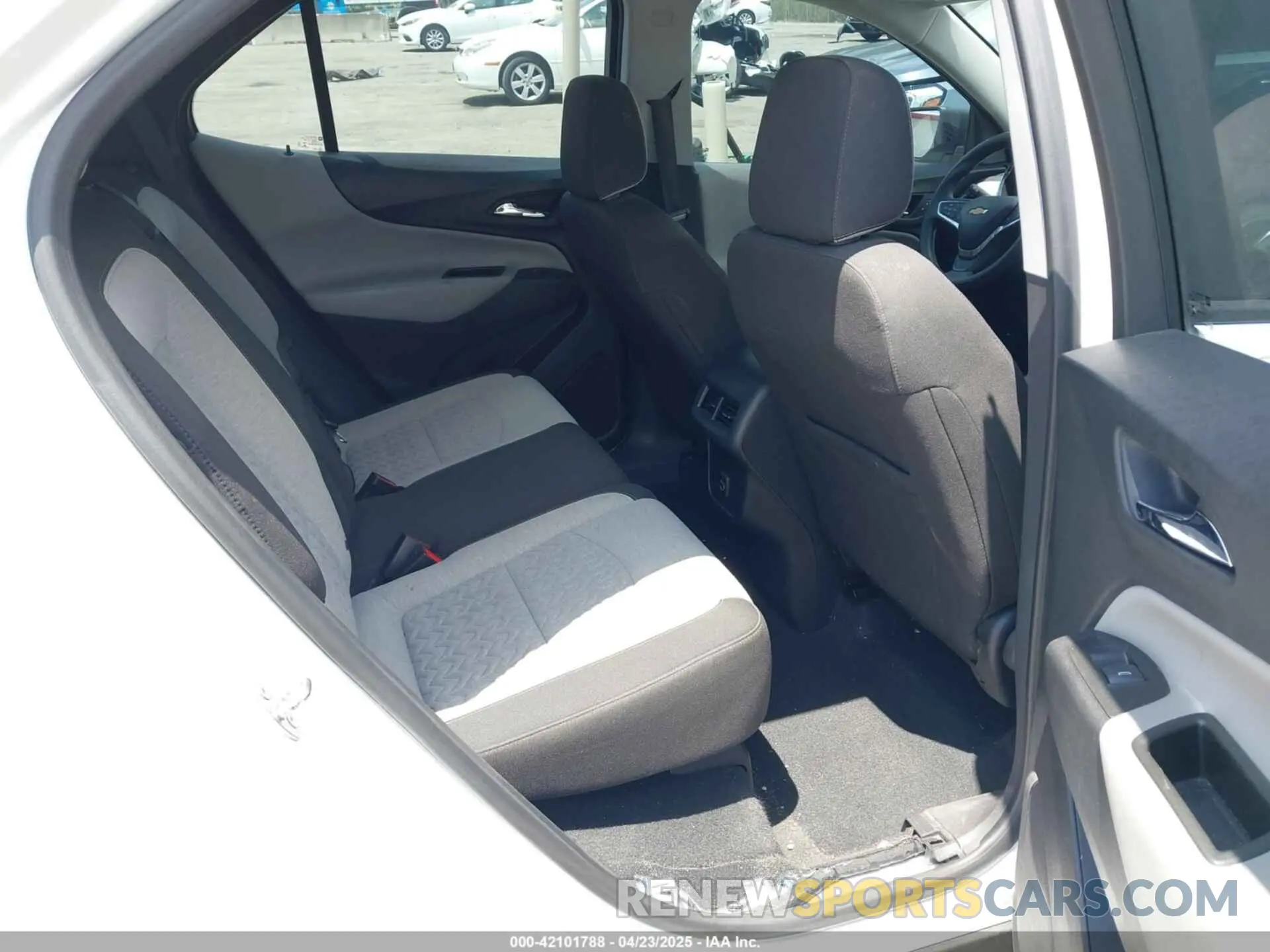 8 fotografías del automóvil dañado 3GNAXHEG7PL117017 CHEVROLET EQUINOX 2023