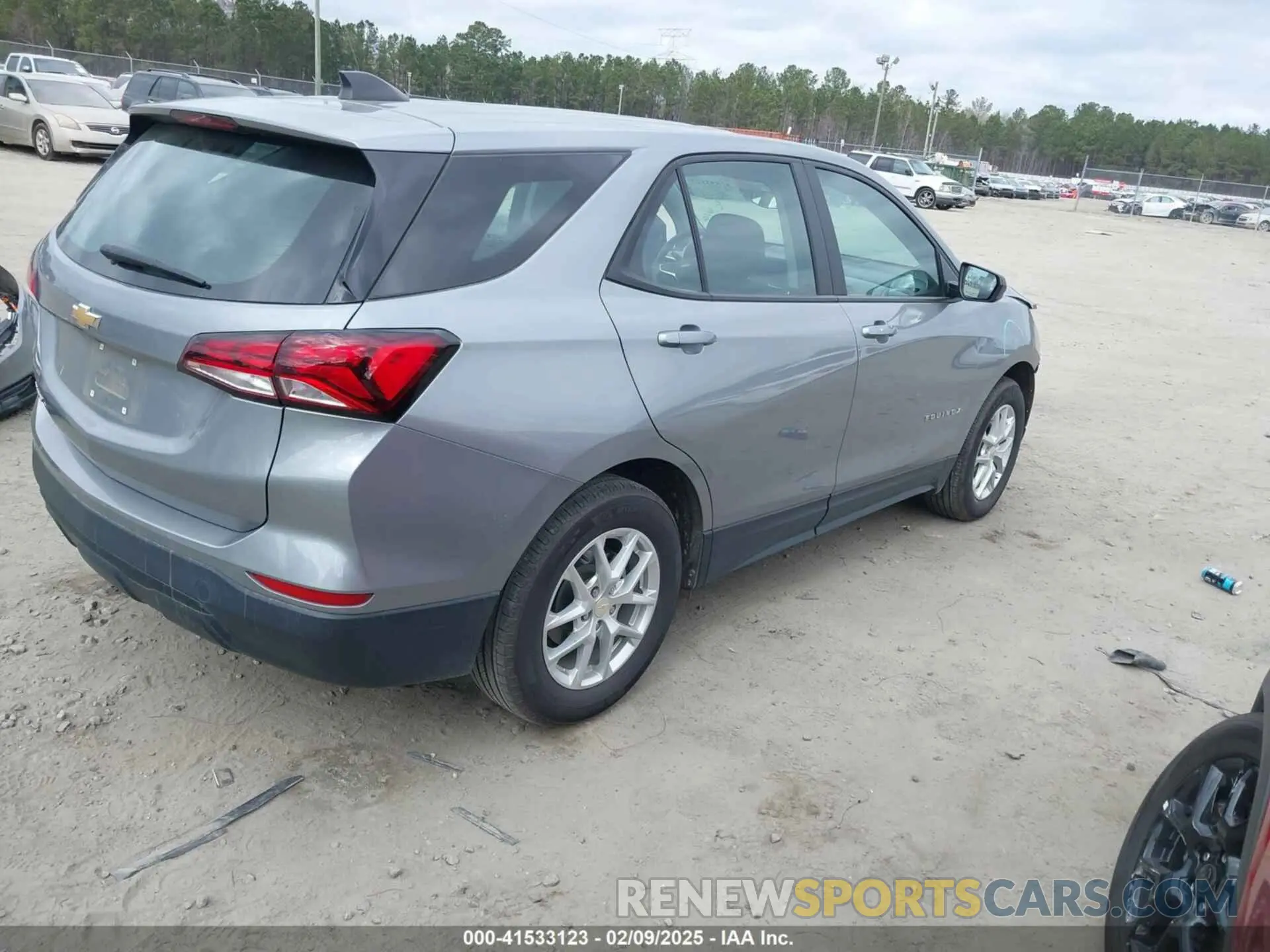 4 fotografías del automóvil dañado 3GNAXHEG8PL212556 CHEVROLET EQUINOX 2023