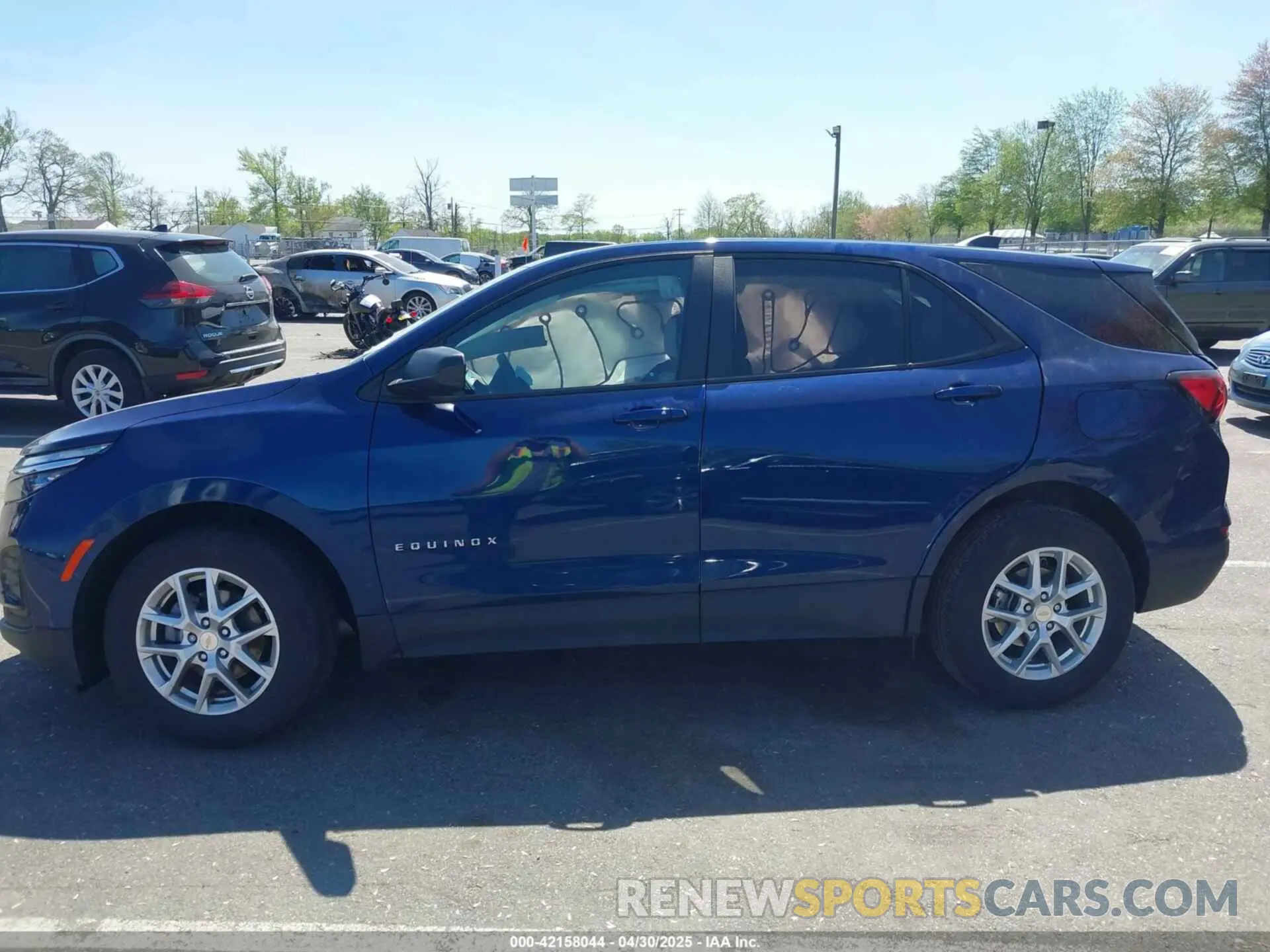 13 fotografías del automóvil dañado 3GNAXHEG9PL132280 CHEVROLET EQUINOX 2023