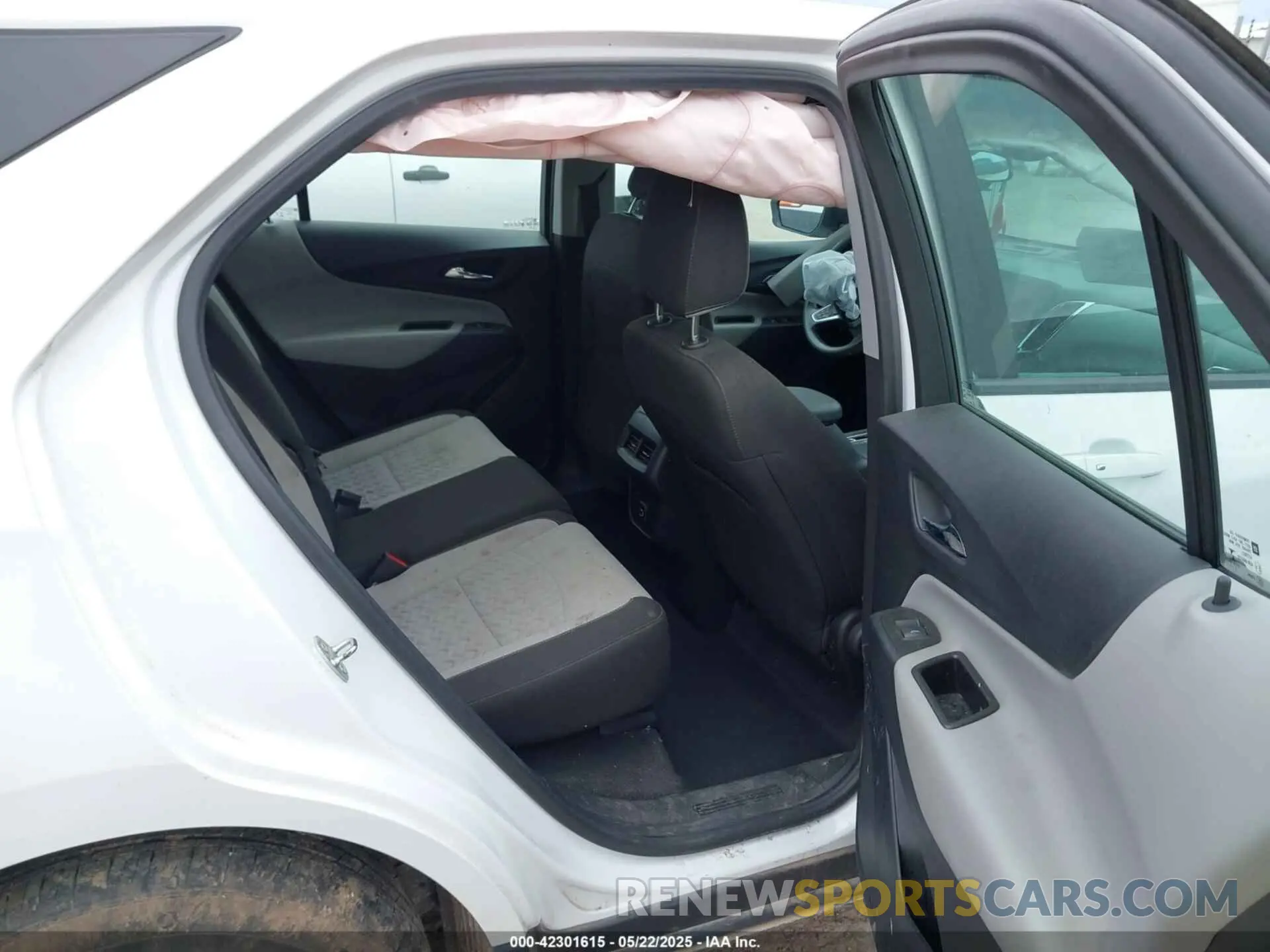 8 fotografías del automóvil dañado 3GNAXHEG9PL178112 CHEVROLET EQUINOX 2023