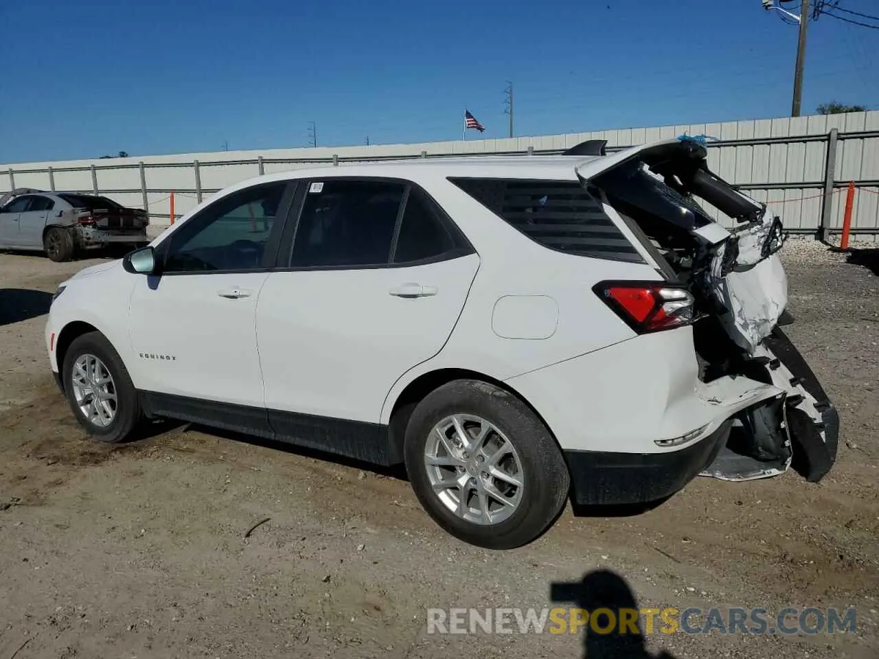 2 fotografías del automóvil dañado 3GNAXHEG9PL195962 CHEVROLET EQUINOX 2023