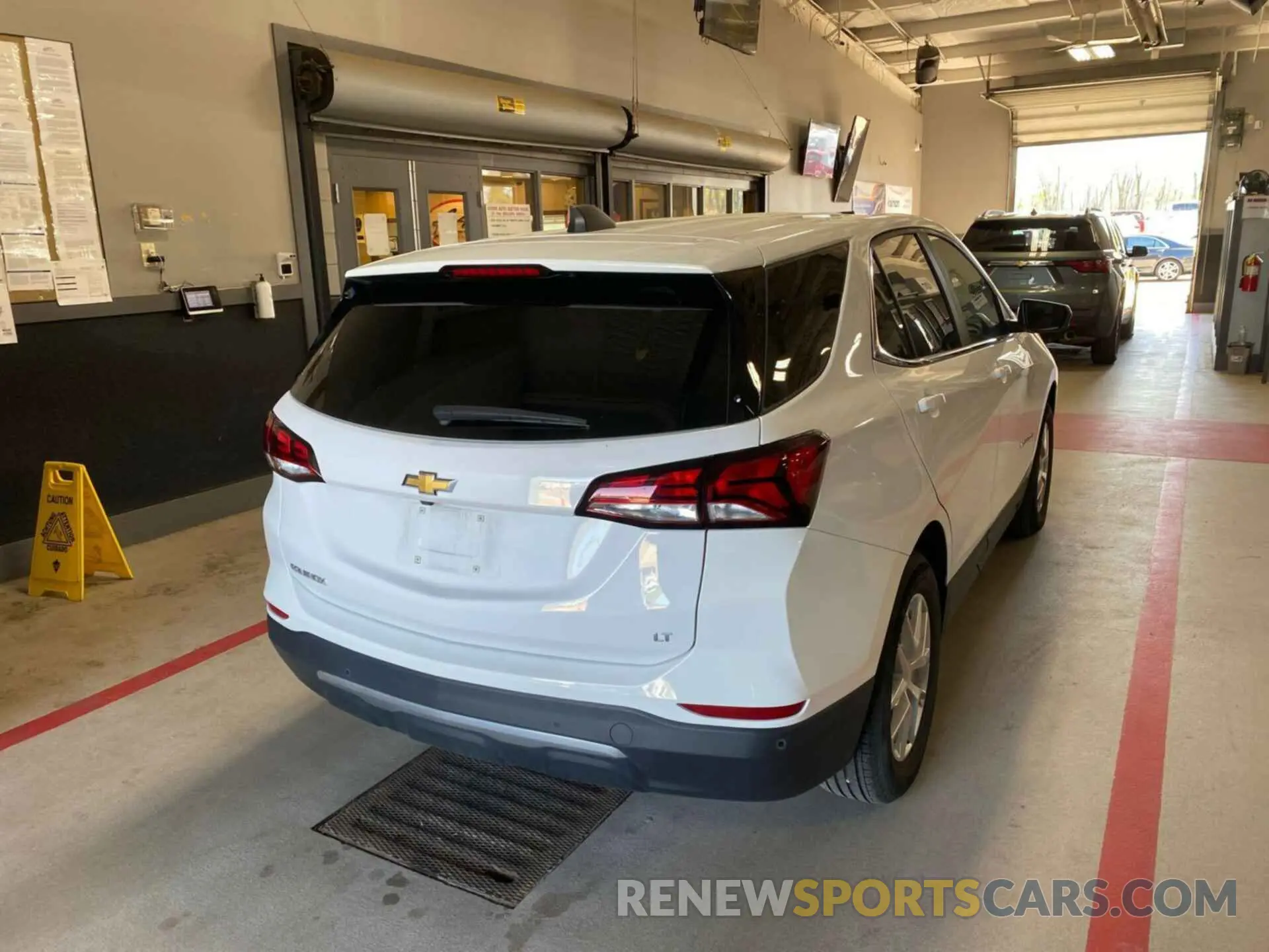 5 fotografías del automóvil dañado 3GNAXJEG1PL117523 CHEVROLET EQUINOX 2023