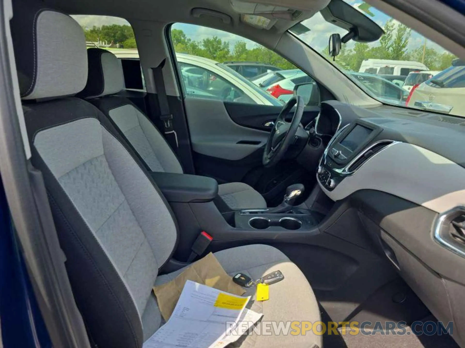 2 fotografías del automóvil dañado 3GNAXJEGXPL106570 CHEVROLET EQUINOX 2023