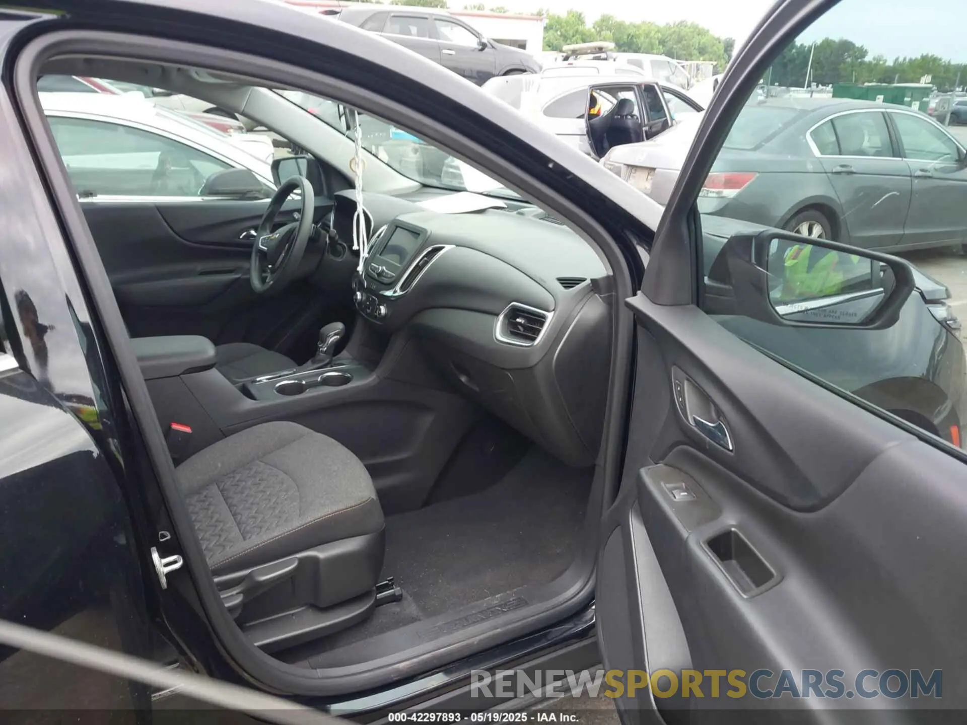 5 fotografías del automóvil dañado 3GNAXKEG0PL204271 CHEVROLET EQUINOX 2023