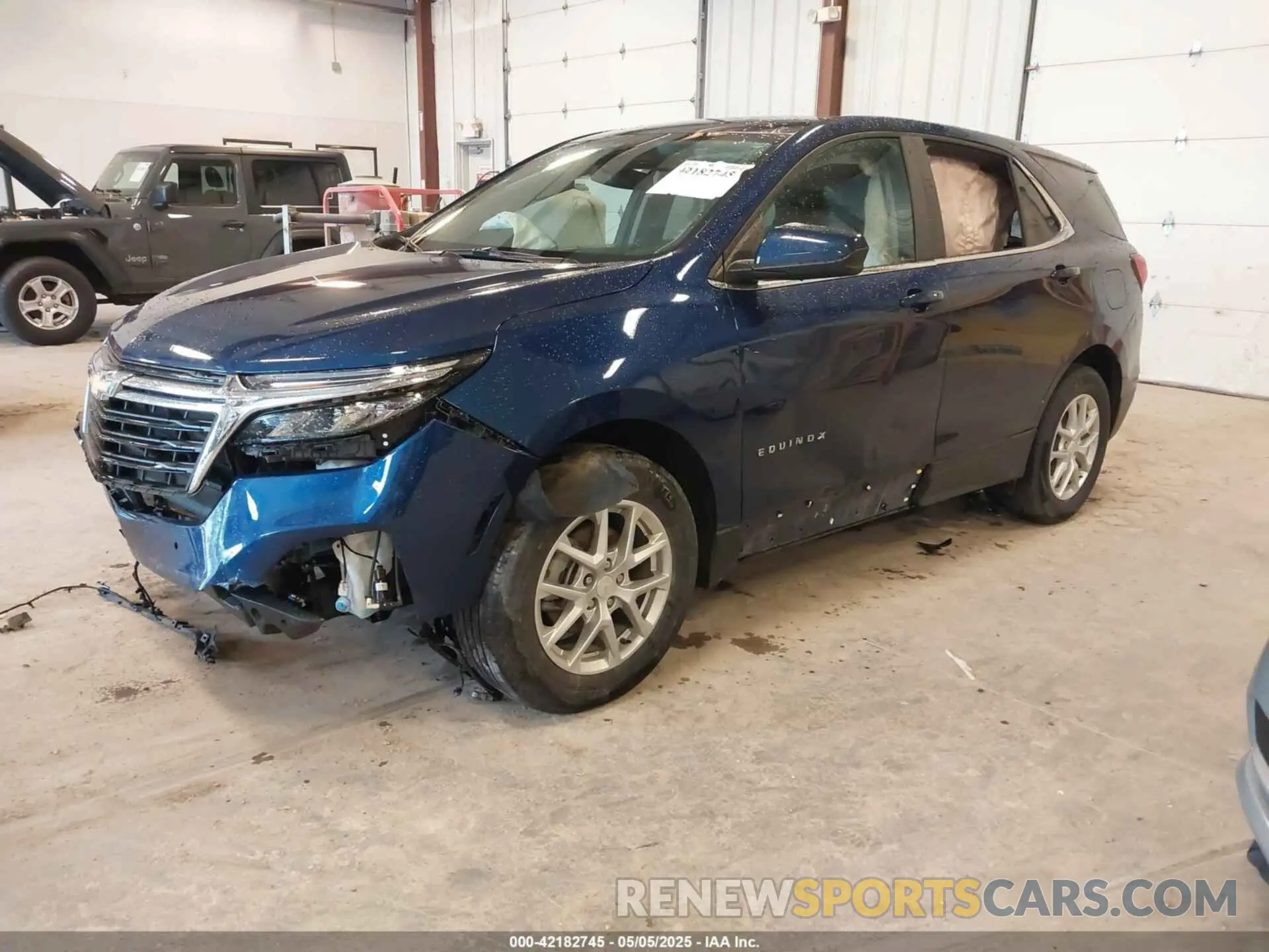 2 fotografías del automóvil dañado 3GNAXKEG0PS137130 CHEVROLET EQUINOX 2023