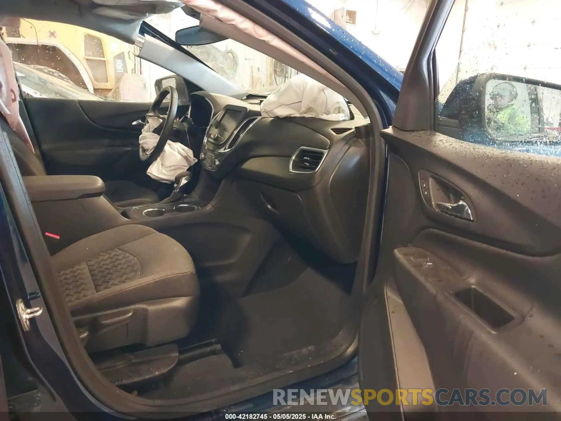 5 fotografías del automóvil dañado 3GNAXKEG0PS137130 CHEVROLET EQUINOX 2023