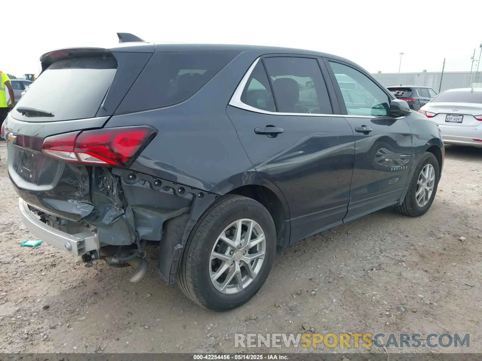 4 fotografías del automóvil dañado 3GNAXKEG0PS167129 CHEVROLET EQUINOX 2023