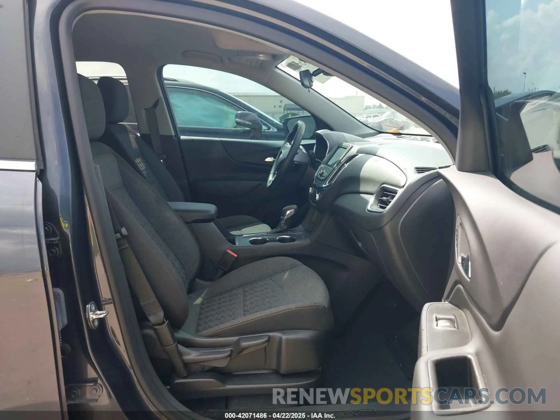 5 fotografías del automóvil dañado 3GNAXKEG2PS174289 CHEVROLET EQUINOX 2023
