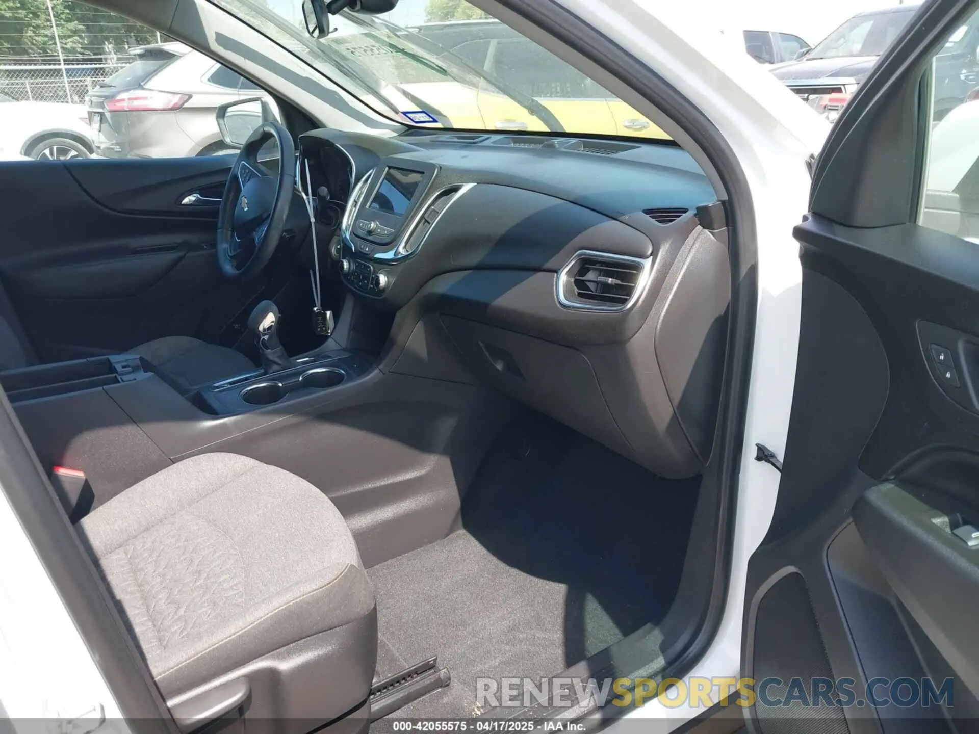 5 fotografías del automóvil dañado 3GNAXKEG3PS124856 CHEVROLET EQUINOX 2023