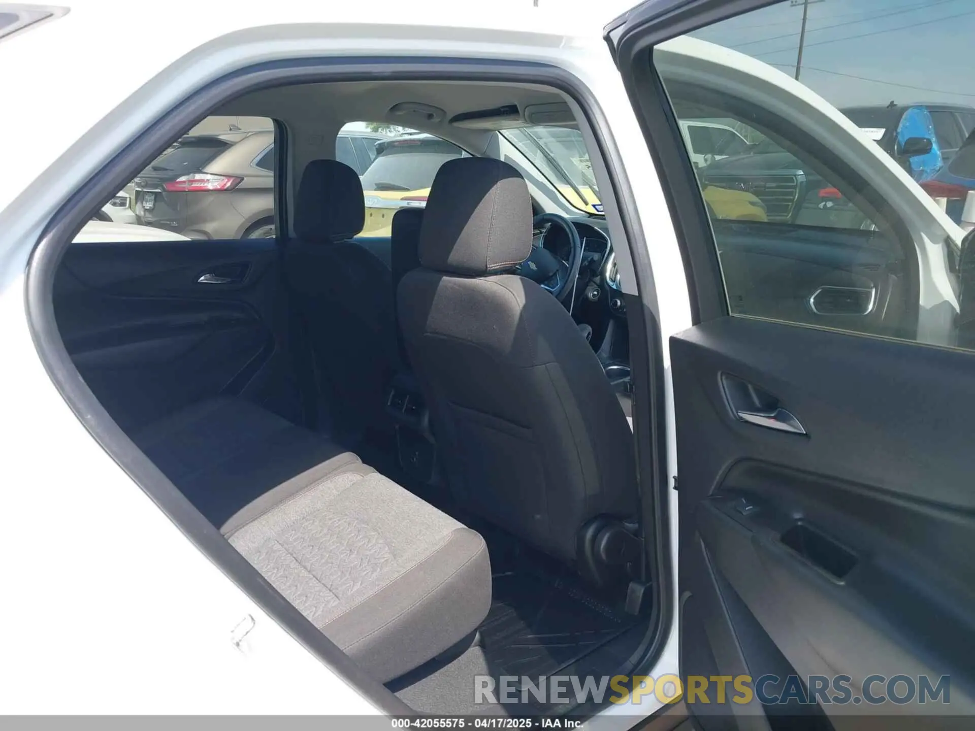 8 fotografías del automóvil dañado 3GNAXKEG3PS124856 CHEVROLET EQUINOX 2023