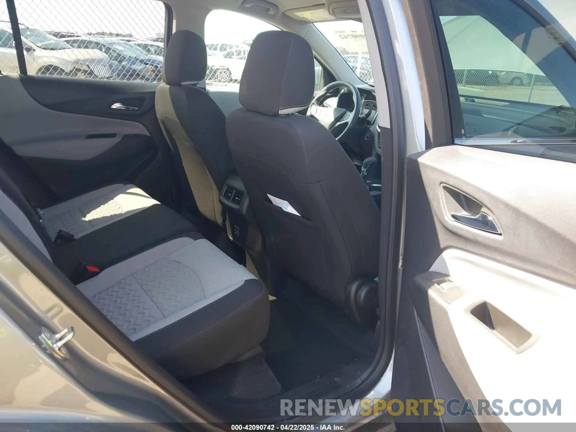 8 fotografías del automóvil dañado 3GNAXKEG7PS168424 CHEVROLET EQUINOX 2023