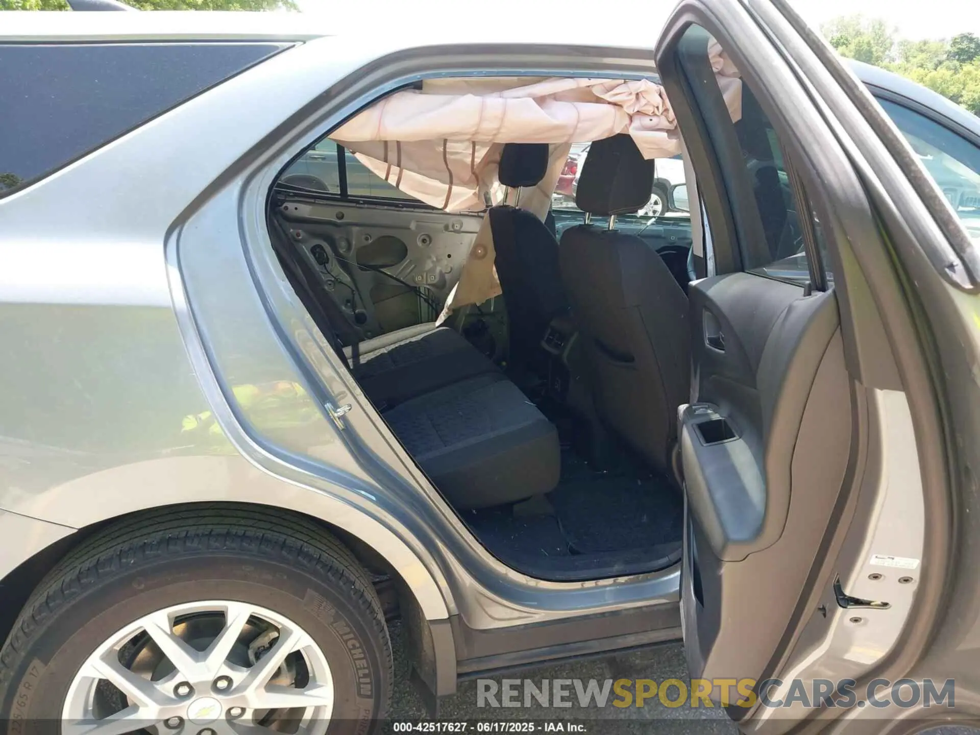 8 fotografías del automóvil dañado 3GNAXKEG9PS134033 CHEVROLET EQUINOX 2023