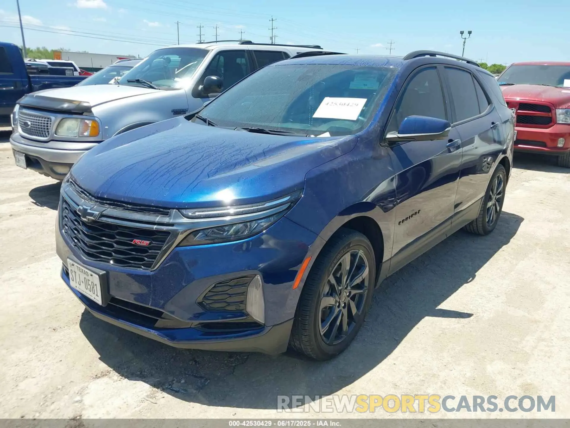 2 fotografías del automóvil dañado 3GNAXMEG4PL179855 CHEVROLET EQUINOX 2023