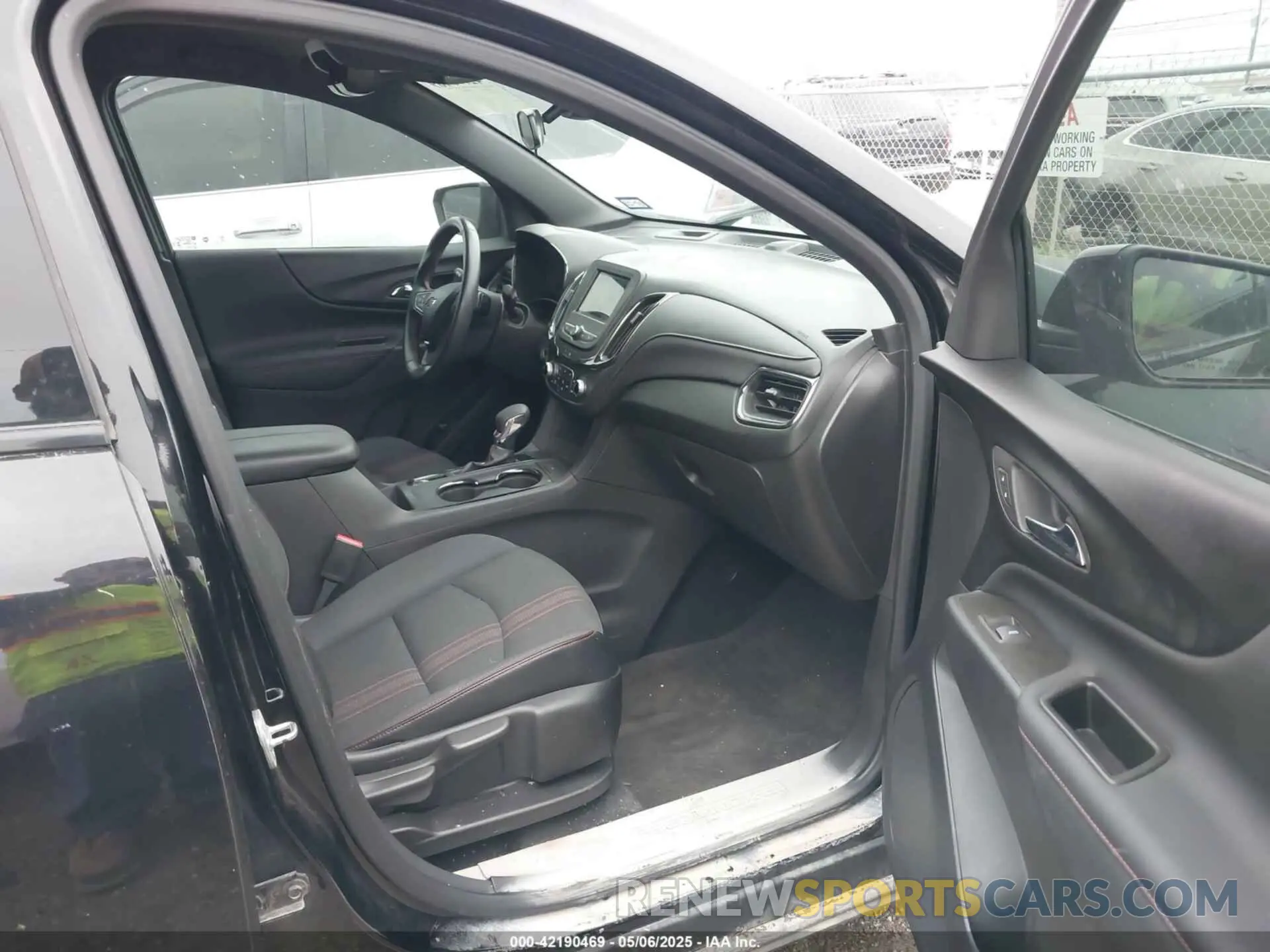 5 fotografías del automóvil dañado 3GNAXMEG5PL217867 CHEVROLET EQUINOX 2023