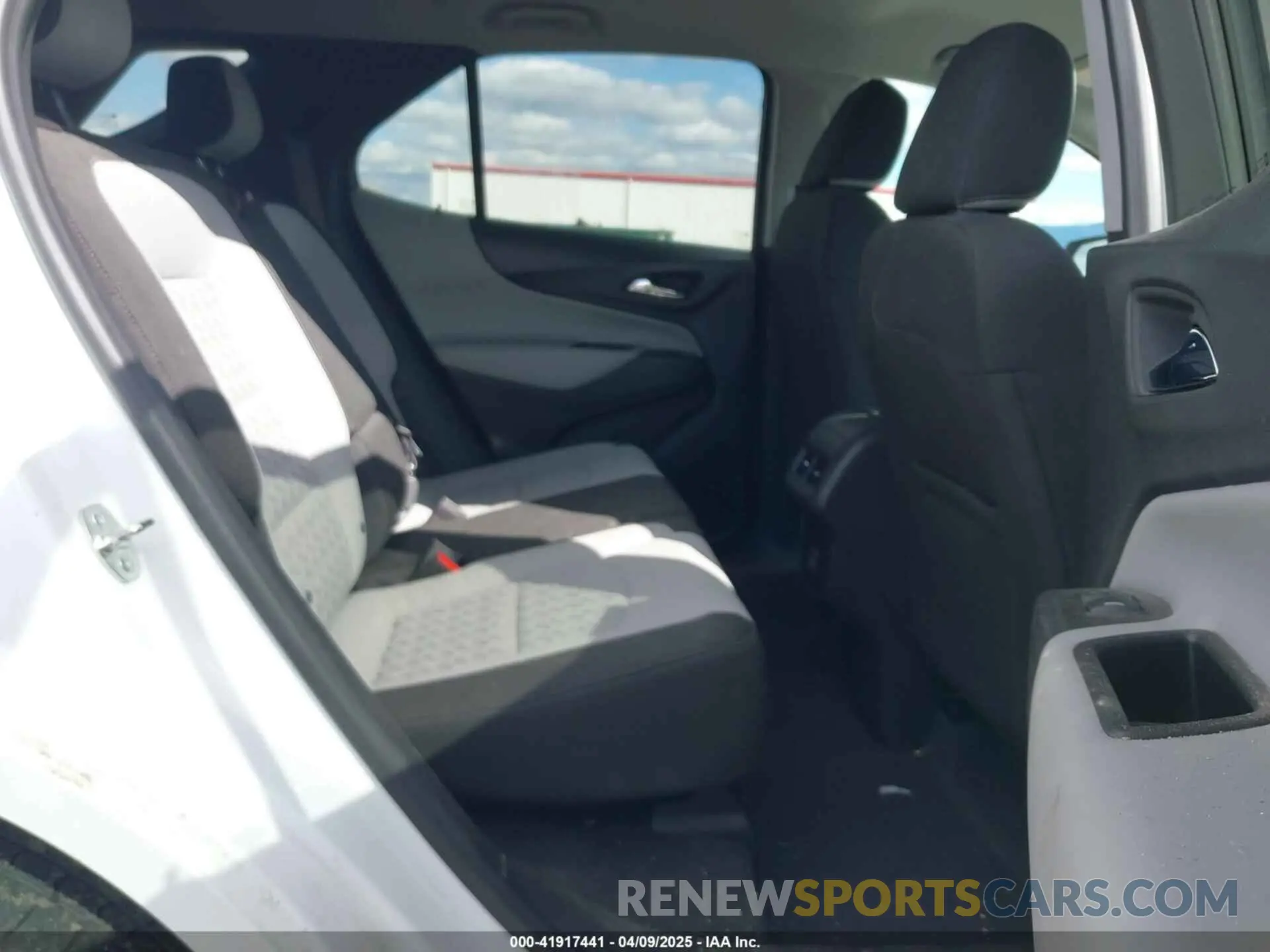 8 fotografías del automóvil dañado 3GNAXTEG1PS203321 CHEVROLET EQUINOX 2023