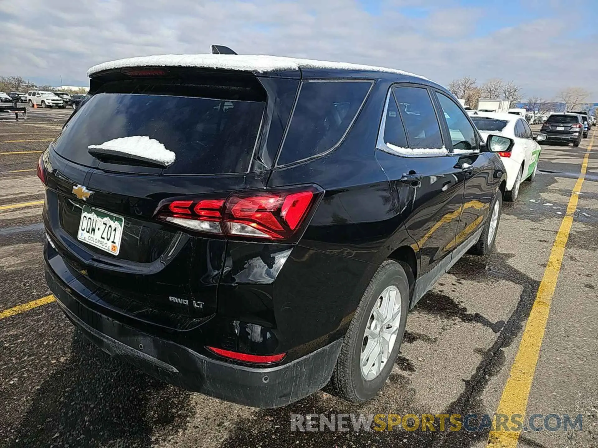 2 fotografías del automóvil dañado 3GNAXTEG5PL262012 CHEVROLET EQUINOX 2023