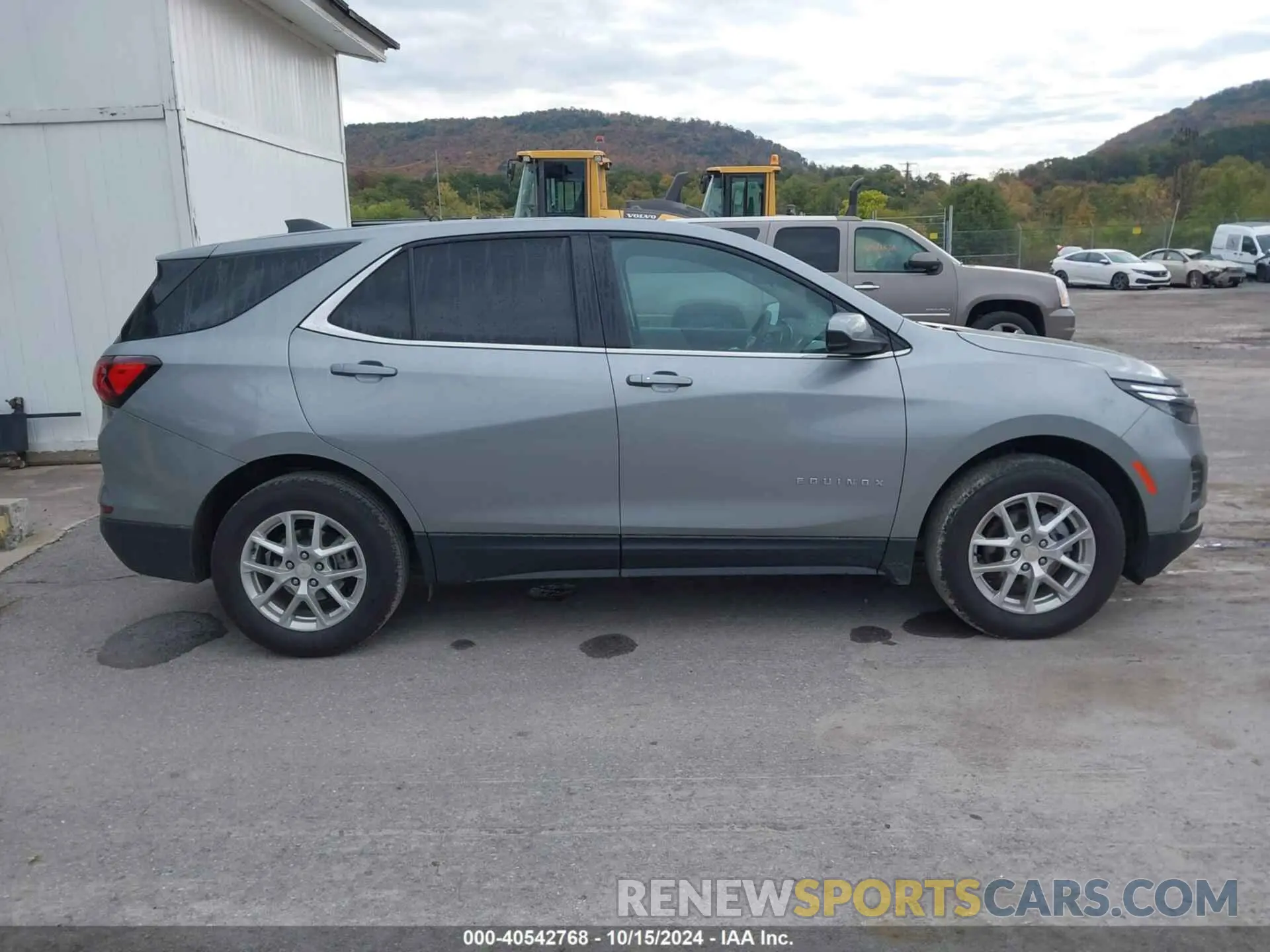 13 fotografías del automóvil dañado 3GNAXTEG6PS182014 CHEVROLET EQUINOX 2023