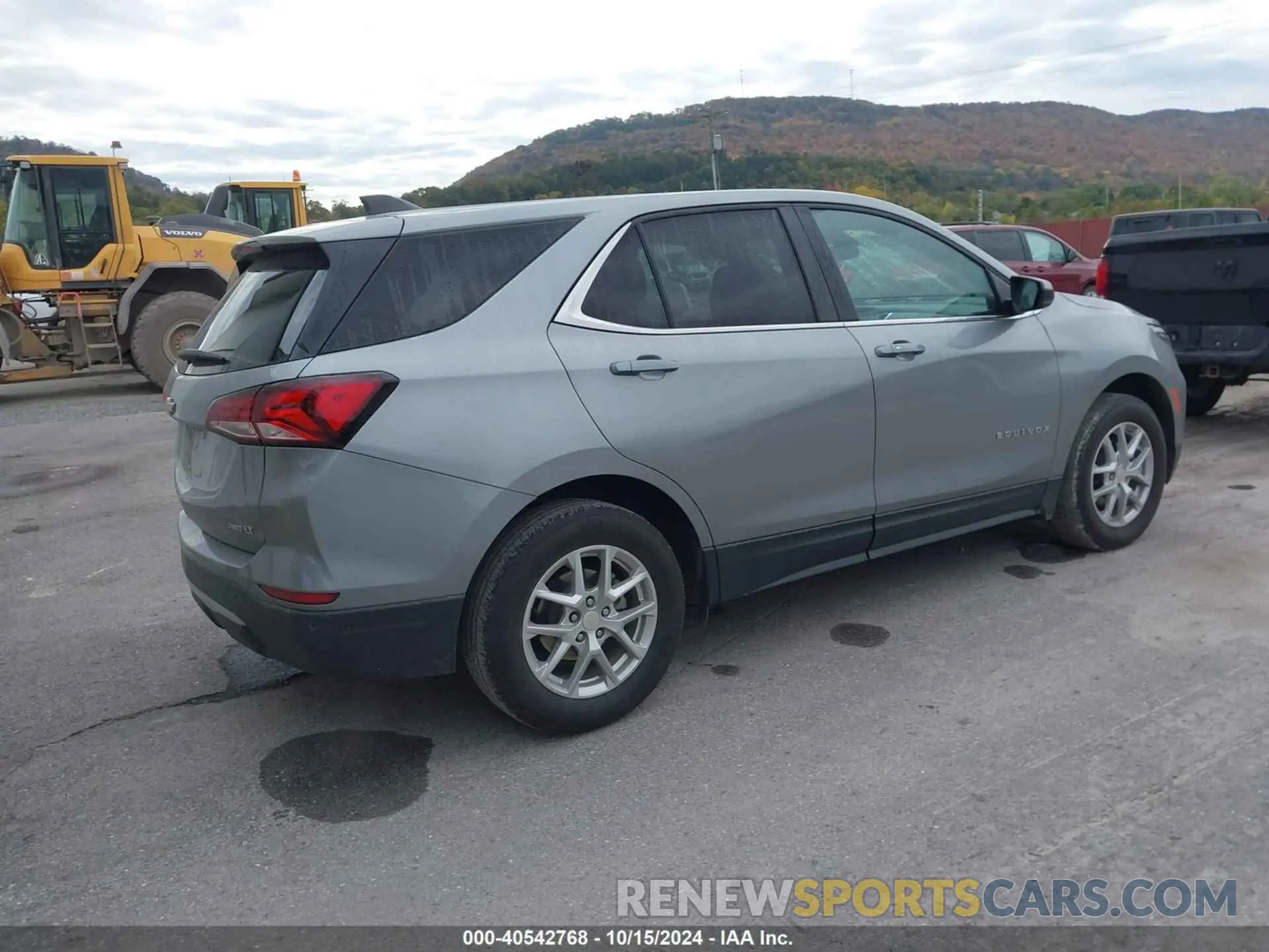 4 fotografías del automóvil dañado 3GNAXTEG6PS182014 CHEVROLET EQUINOX 2023