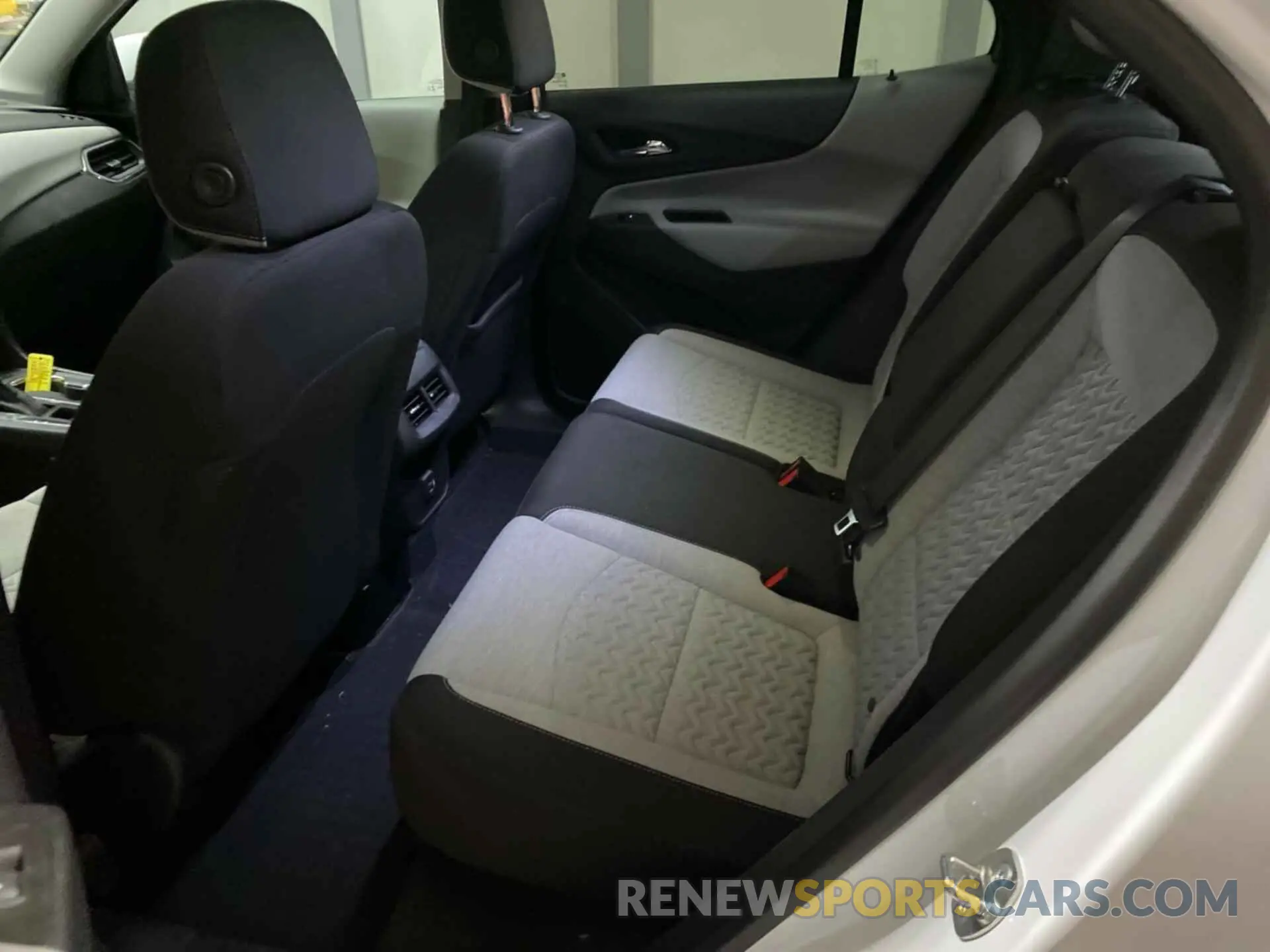 2 fotografías del automóvil dañado 3GNAXTEG8PS209116 CHEVROLET EQUINOX 2023
