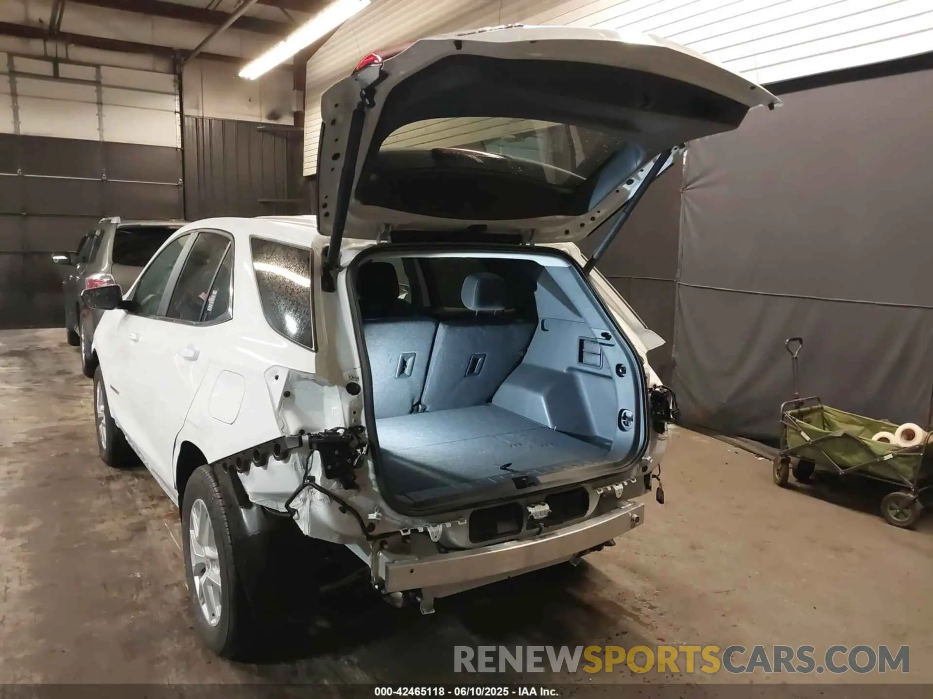 3 fotografías del automóvil dañado 3GNAXUEG0PL105123 CHEVROLET EQUINOX 2023