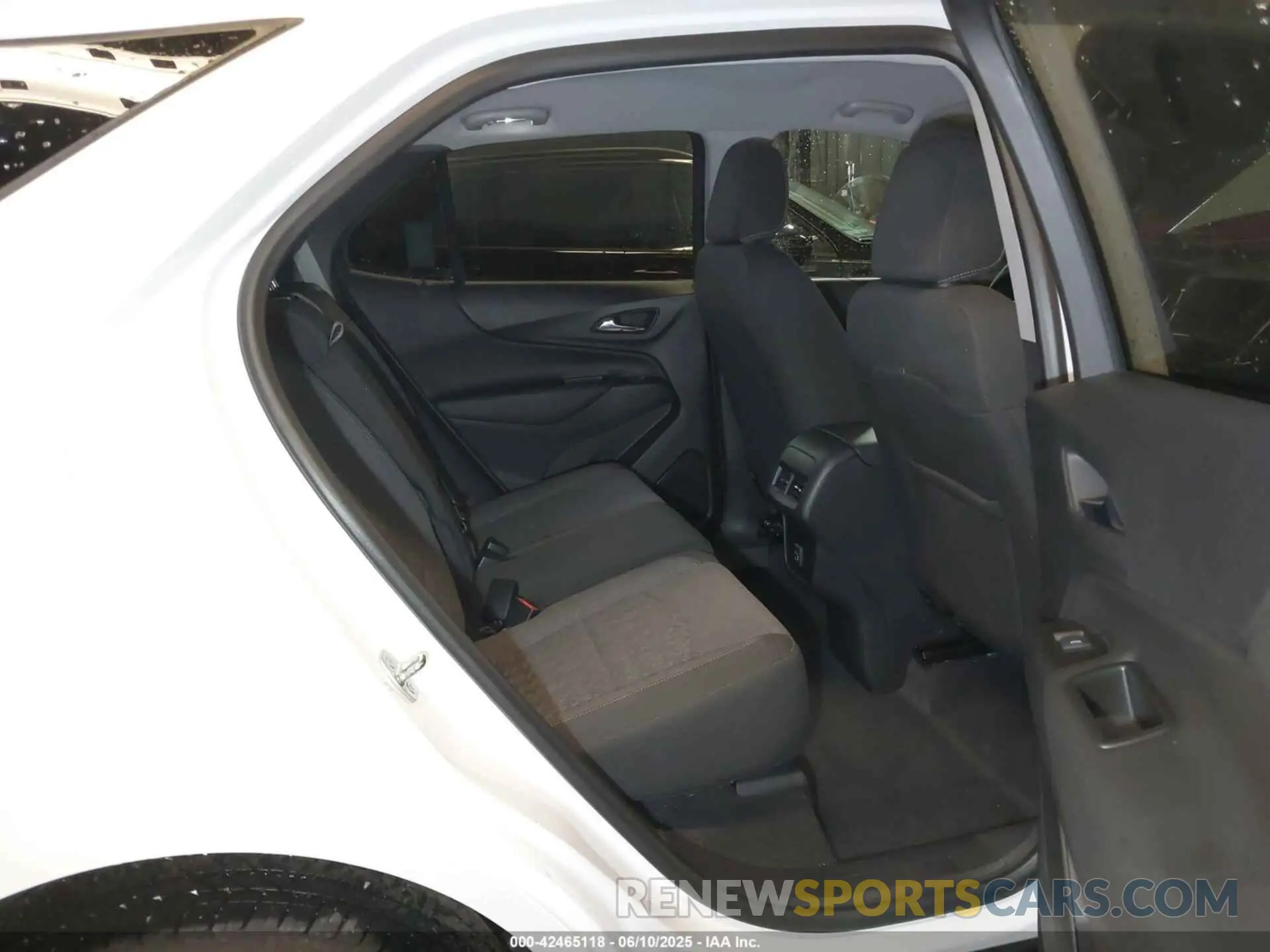 8 fotografías del automóvil dañado 3GNAXUEG0PL105123 CHEVROLET EQUINOX 2023
