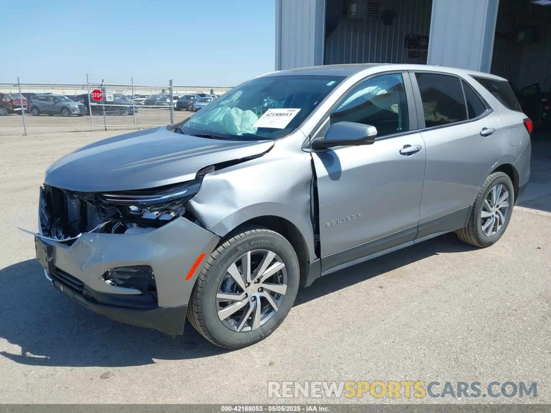 2 fotografías del automóvil dañado 3GNAXUEG4PL161551 CHEVROLET EQUINOX 2023