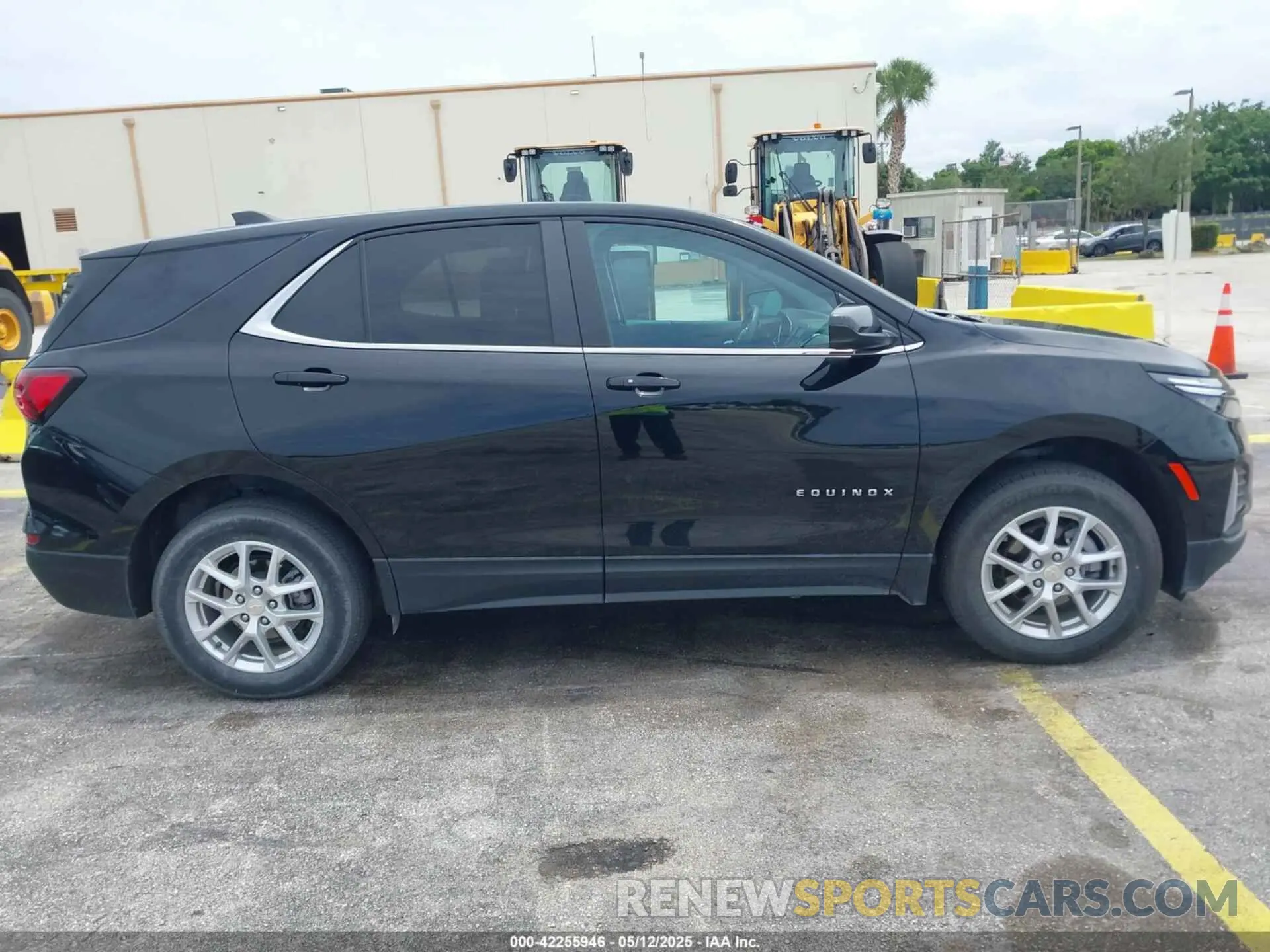 12 fotografías del automóvil dañado 3GNAXUEG5PL268771 CHEVROLET EQUINOX 2023