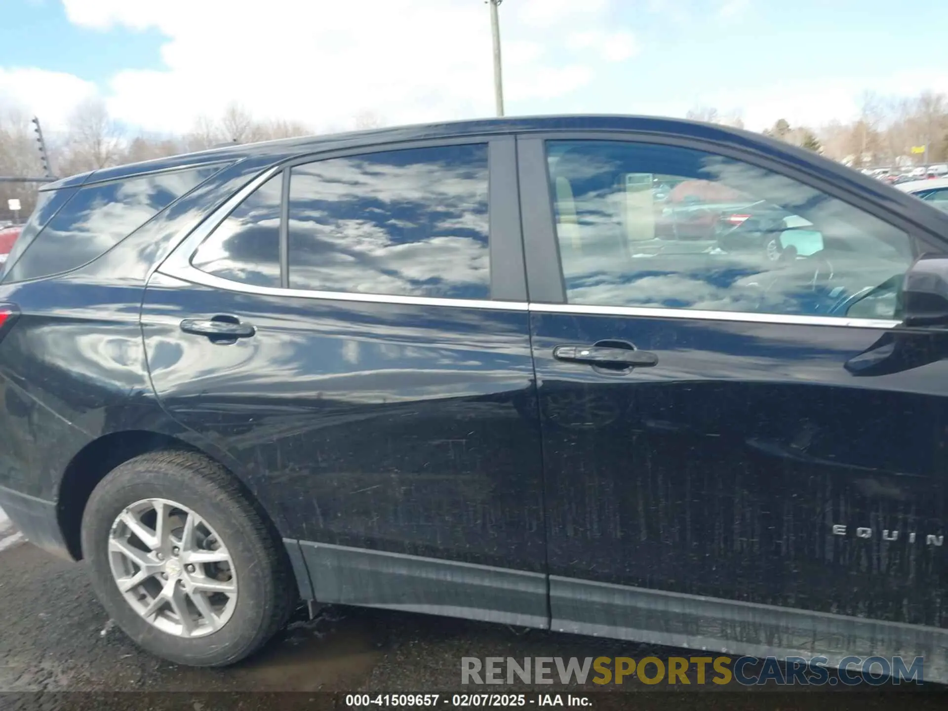 14 fotografías del automóvil dañado 3GNAXUEG7PL101957 CHEVROLET EQUINOX 2023