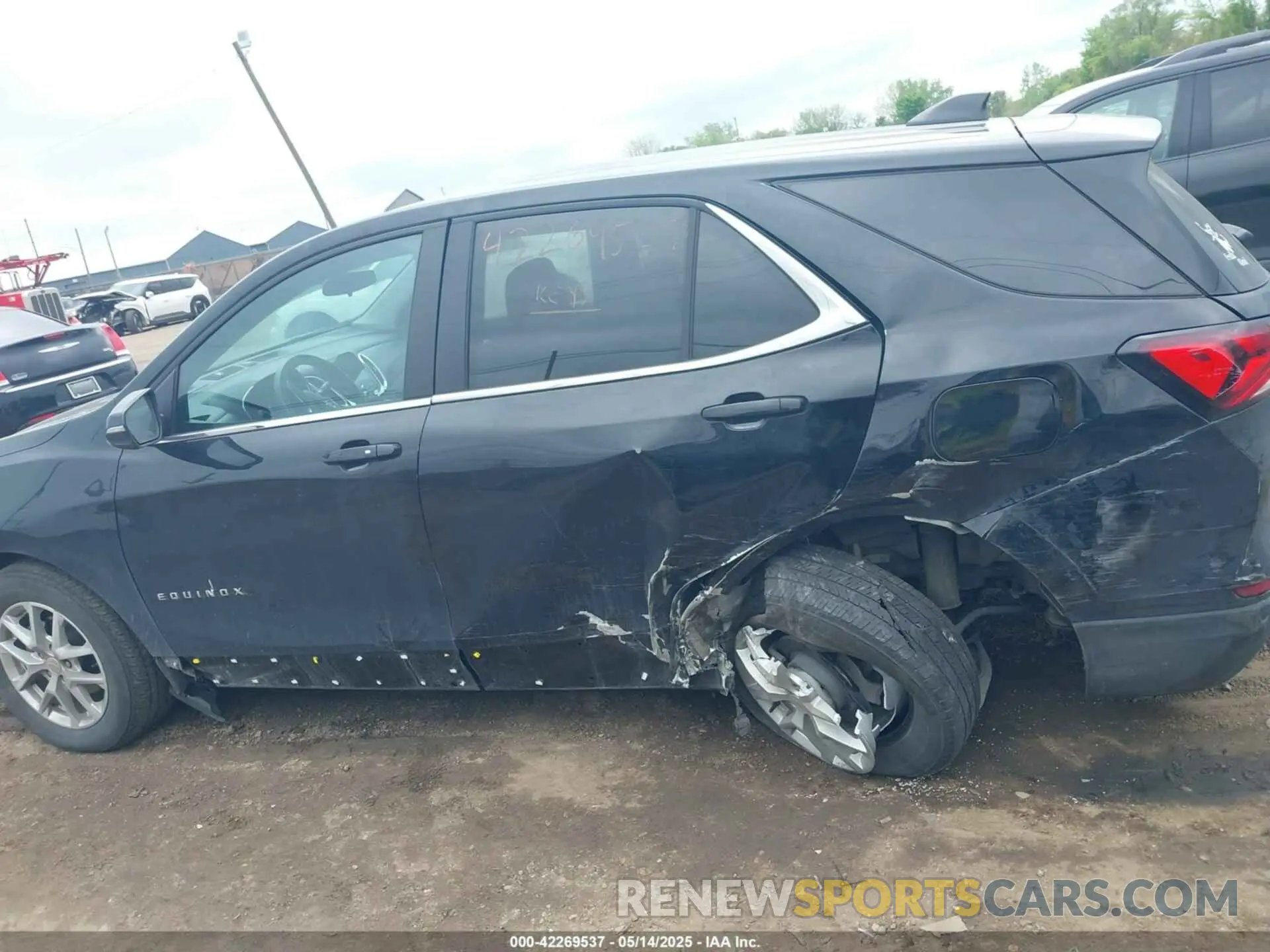 14 fotografías del automóvil dañado 3GNAXUEG7PL160250 CHEVROLET EQUINOX 2023