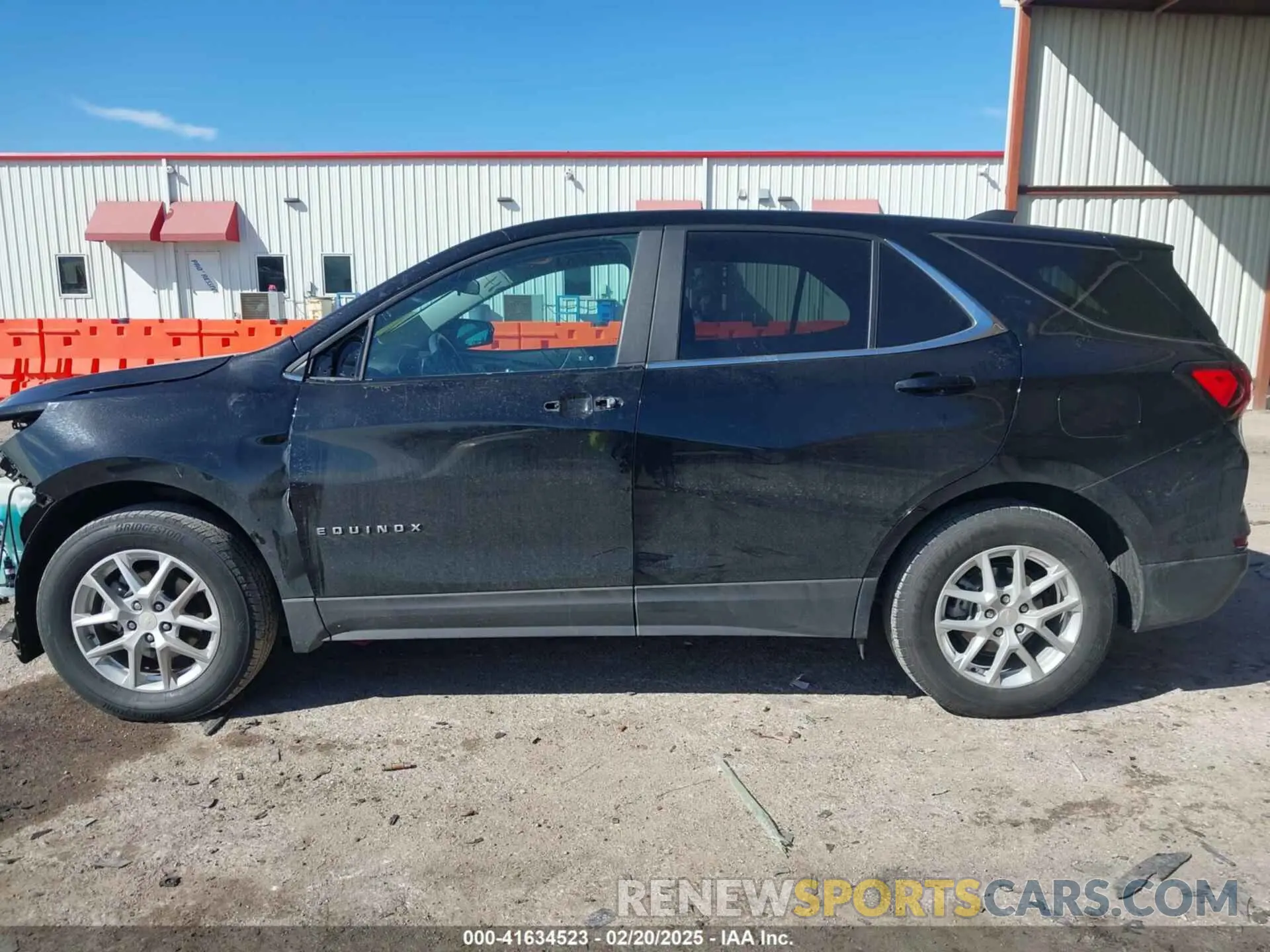 15 fotografías del automóvil dañado 3GNAXUEG8PL228748 CHEVROLET EQUINOX 2023