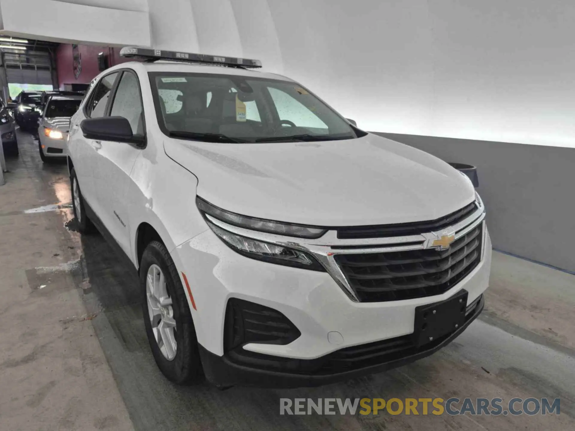 2 fotografías del automóvil dañado 3GNAXFEG0RL259037 CHEVROLET EQUINOX 2024