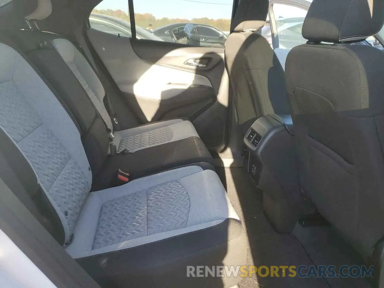 11 fotografías del automóvil dañado 3GNAXHEG2RL187575 CHEVROLET EQUINOX 2024