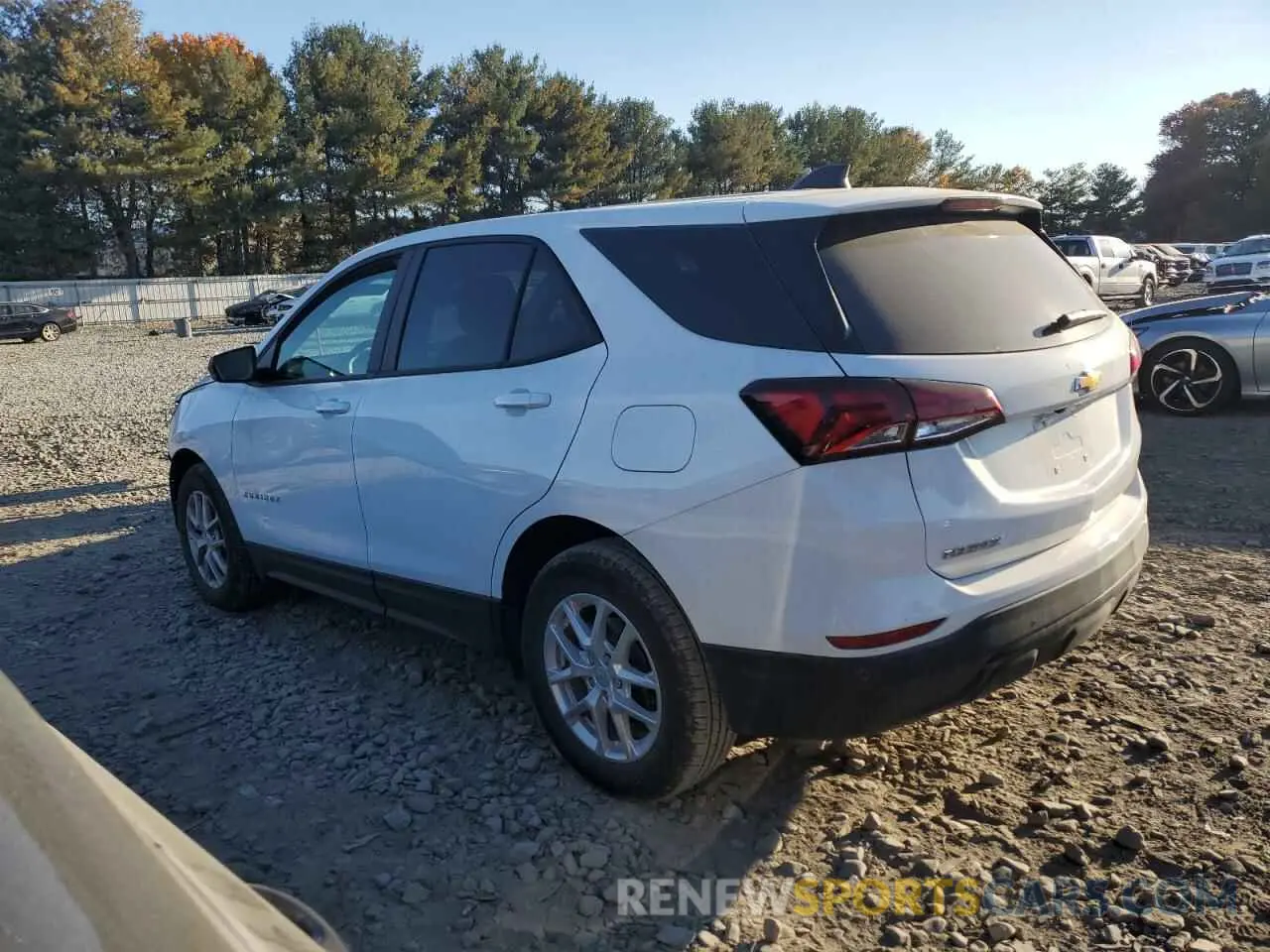 2 fotografías del automóvil dañado 3GNAXHEG2RL187575 CHEVROLET EQUINOX 2024