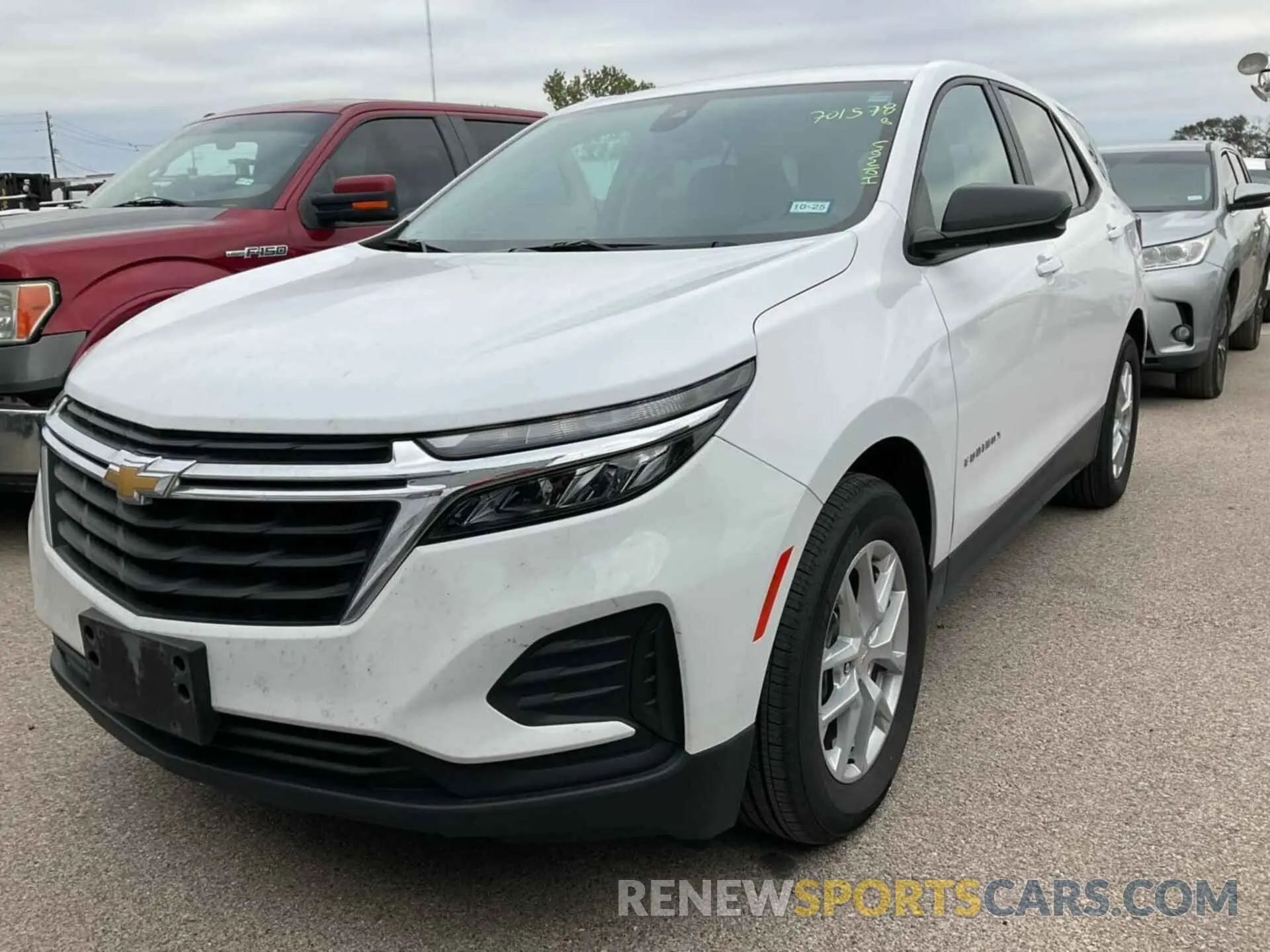 17 fotografías del automóvil dañado 3GNAXHEG2RL209820 CHEVROLET EQUINOX 2024