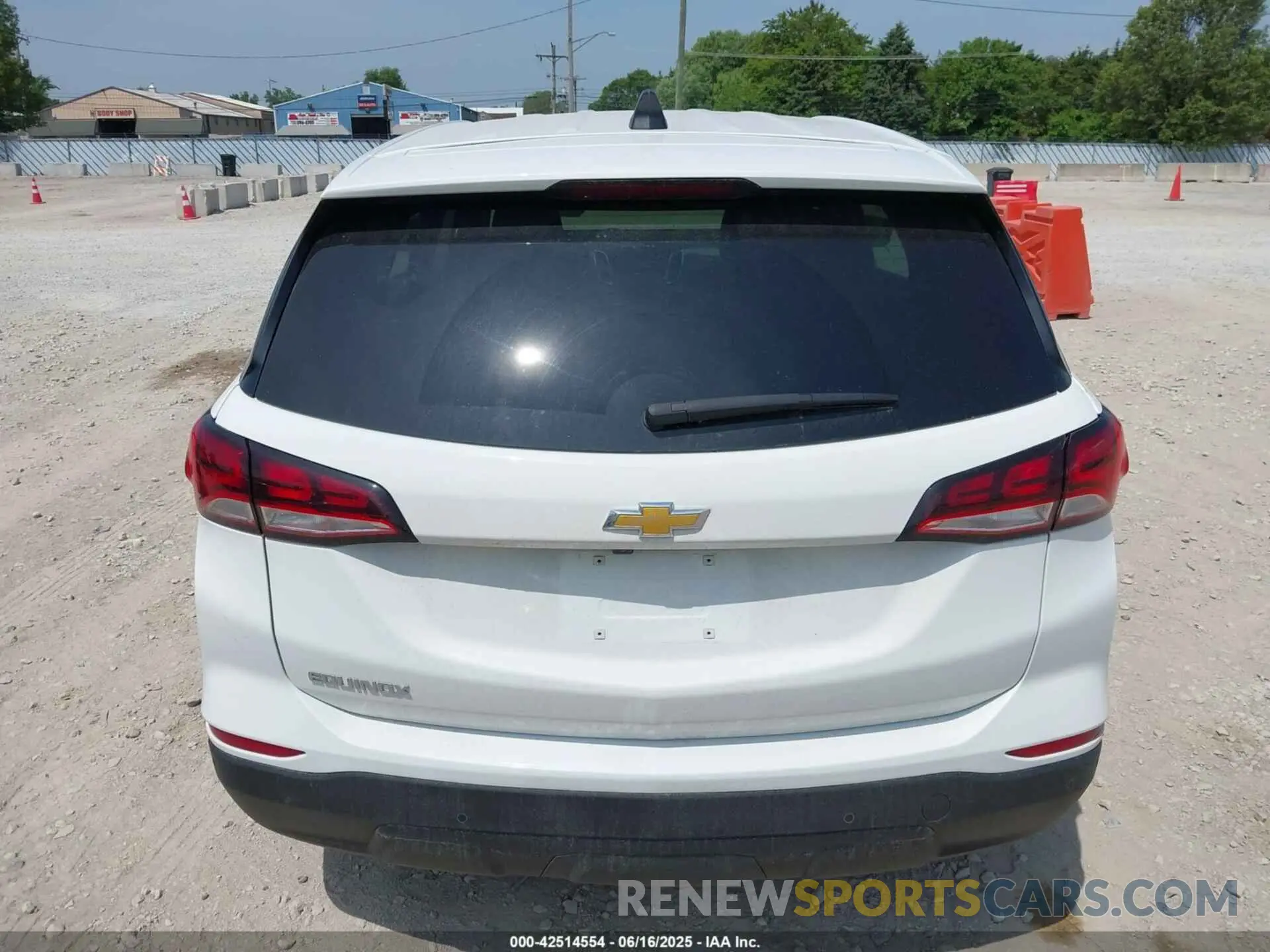16 fotografías del automóvil dañado 3GNAXHEG4RL278573 CHEVROLET EQUINOX 2024
