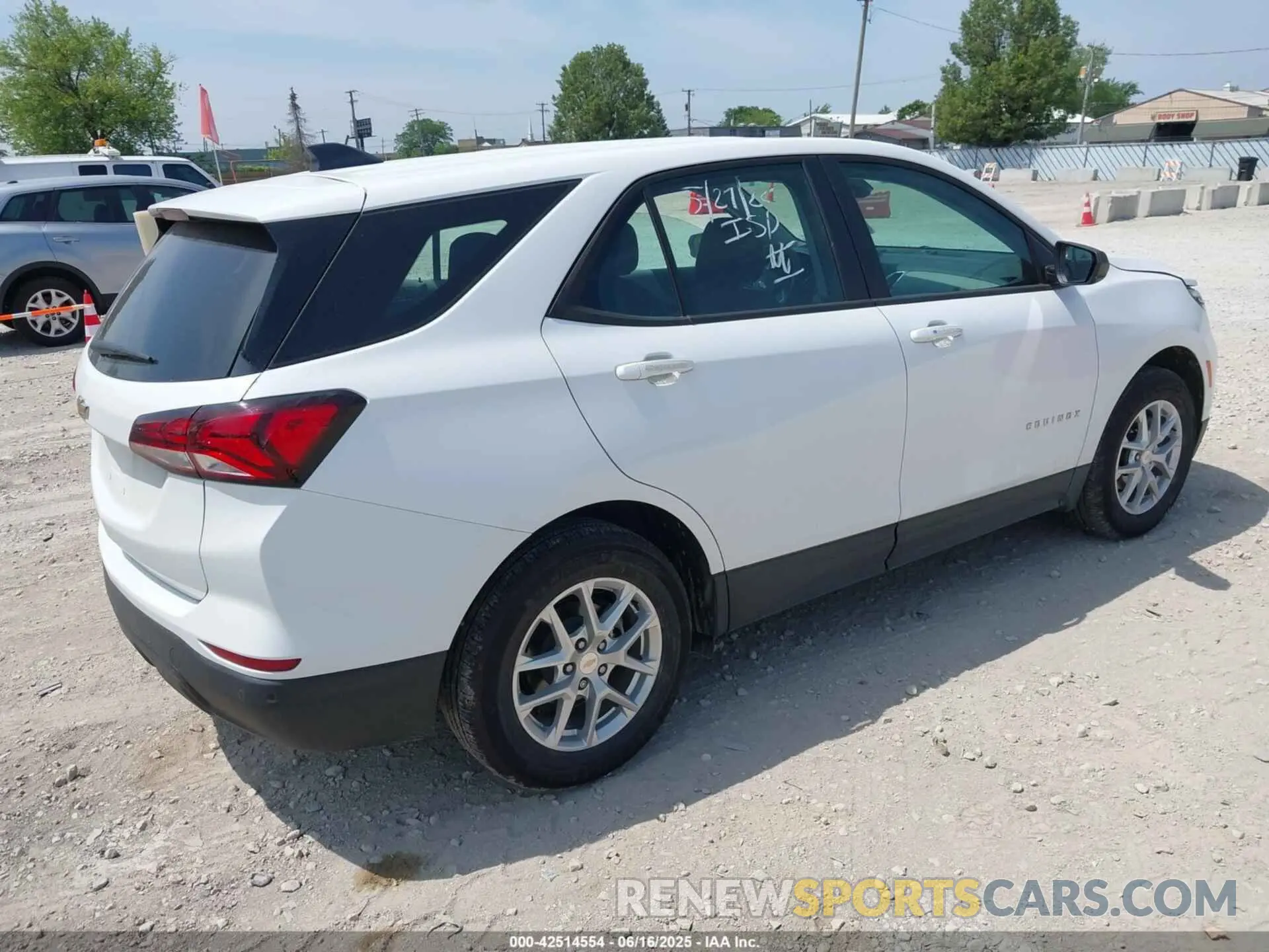 4 fotografías del automóvil dañado 3GNAXHEG4RL278573 CHEVROLET EQUINOX 2024