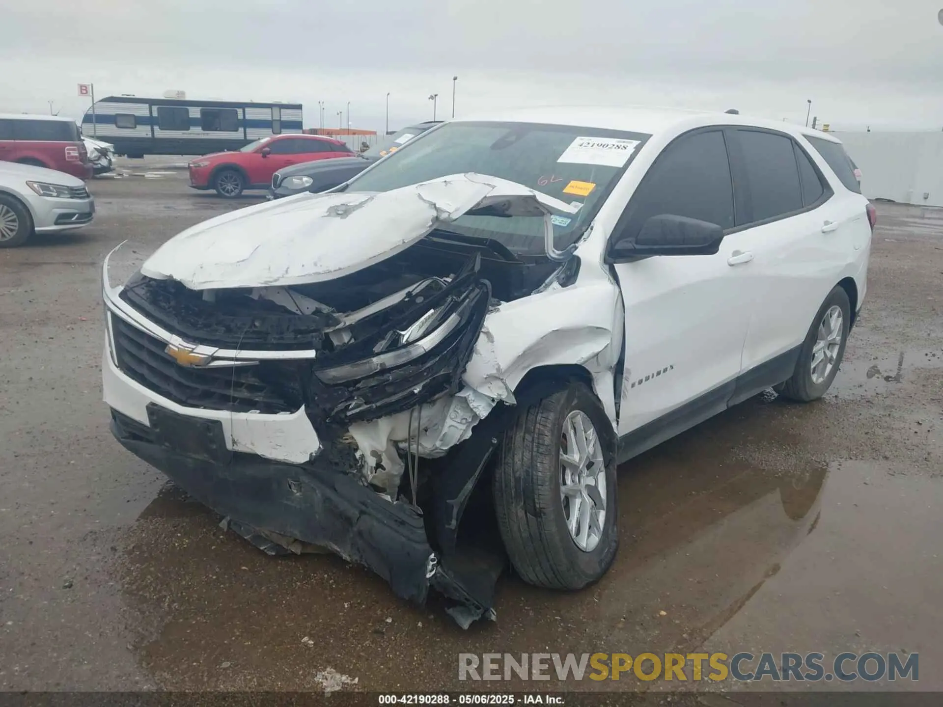 2 fotografías del automóvil dañado 3GNAXHEG5RL200500 CHEVROLET EQUINOX 2024