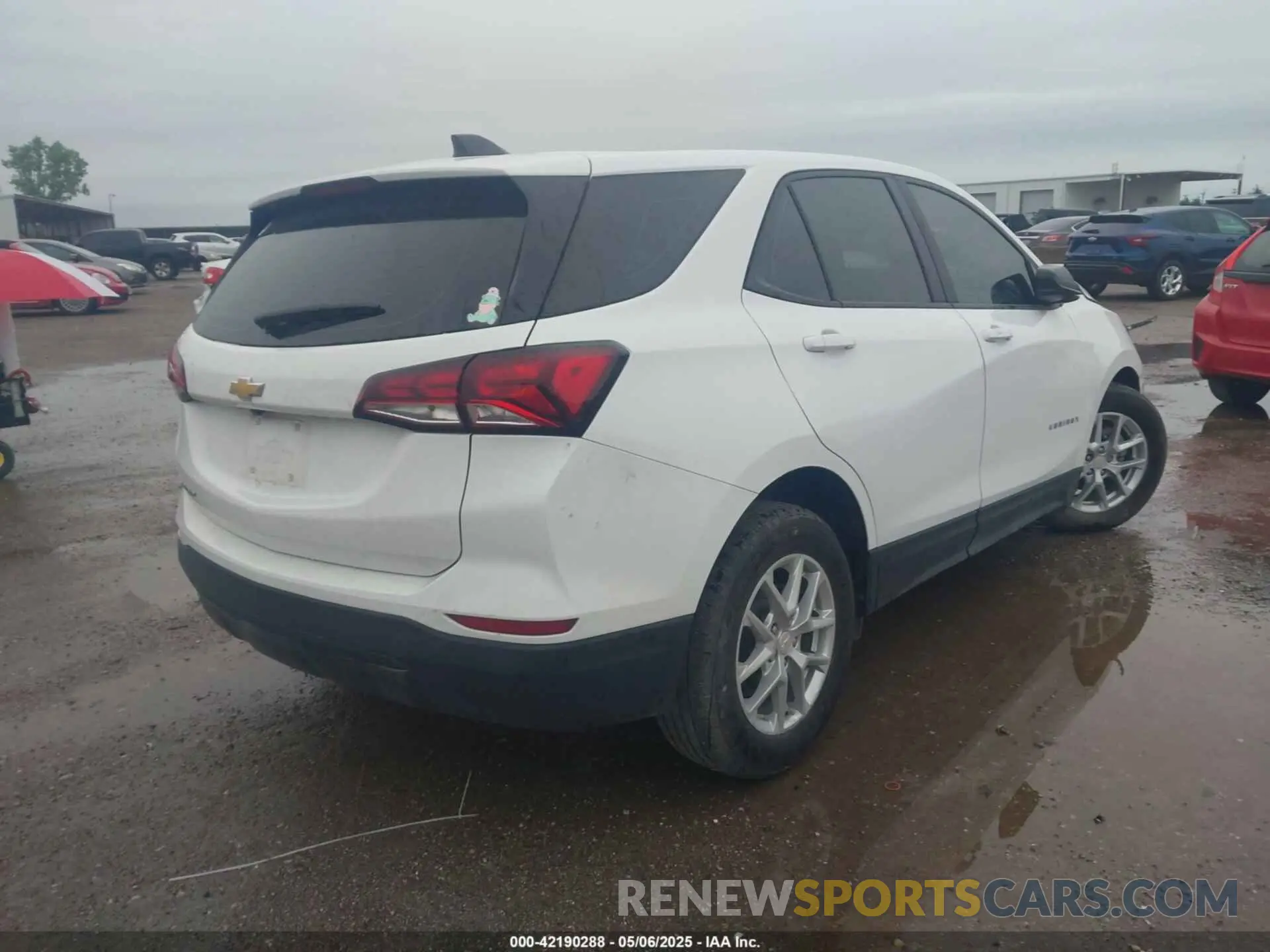4 fotografías del automóvil dañado 3GNAXHEG5RL200500 CHEVROLET EQUINOX 2024