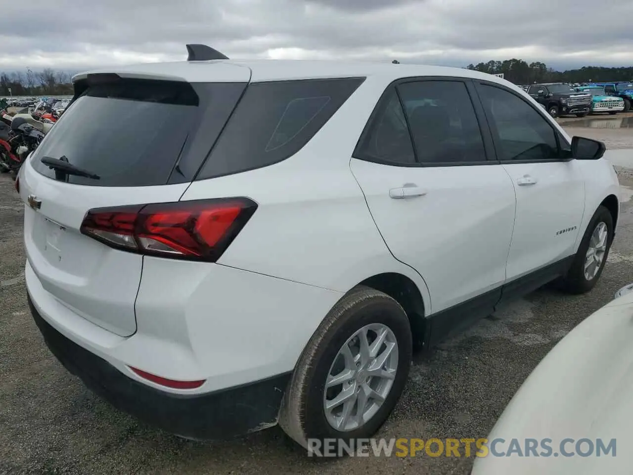 3 fotografías del automóvil dañado 3GNAXHEG6RL226426 CHEVROLET EQUINOX 2024