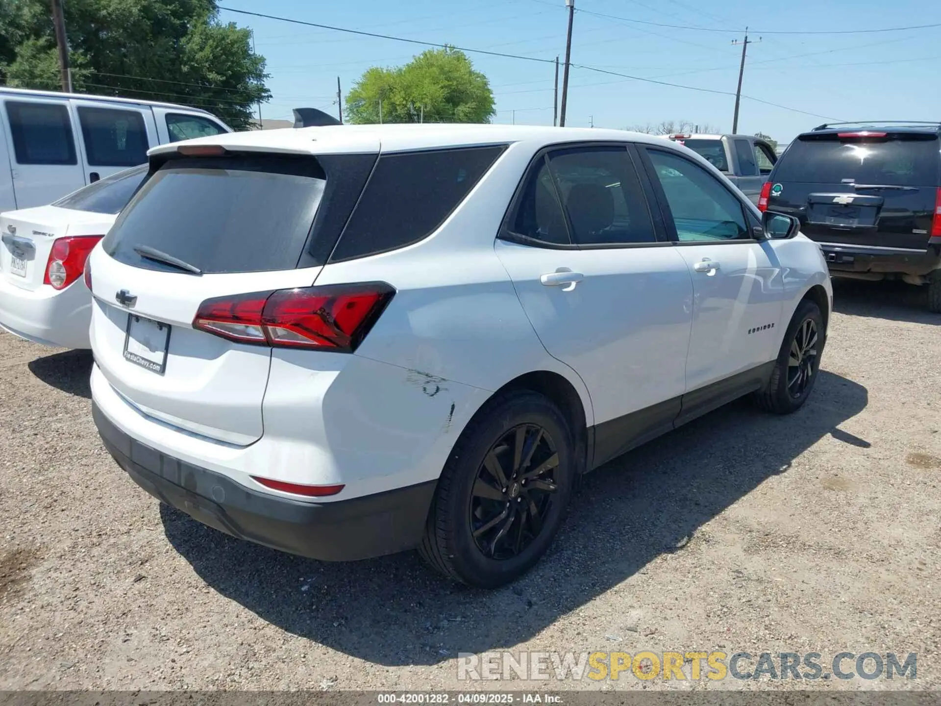4 fotografías del automóvil dañado 3GNAXHEG7RL166236 CHEVROLET EQUINOX 2024