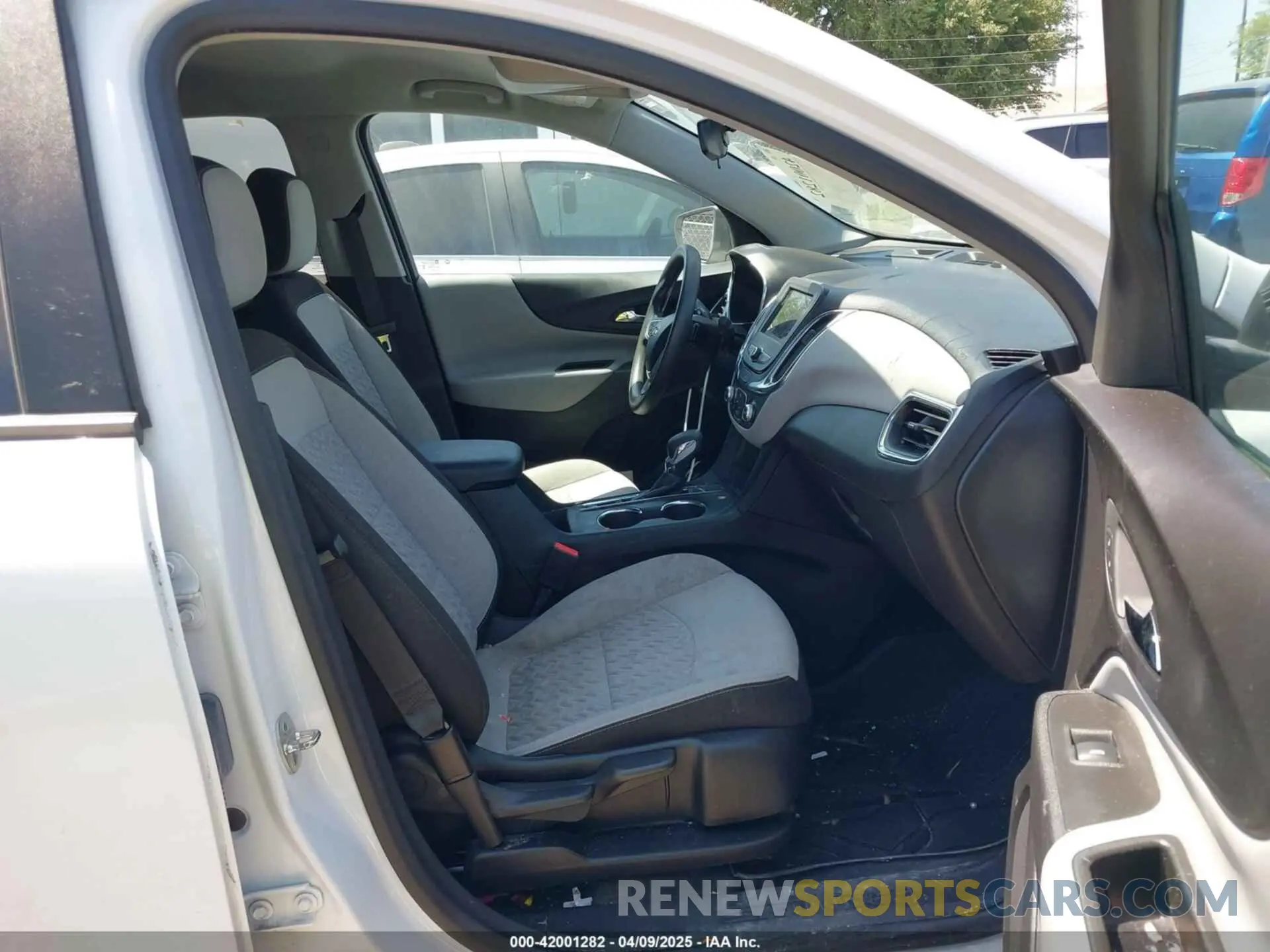 5 fotografías del automóvil dañado 3GNAXHEG7RL166236 CHEVROLET EQUINOX 2024