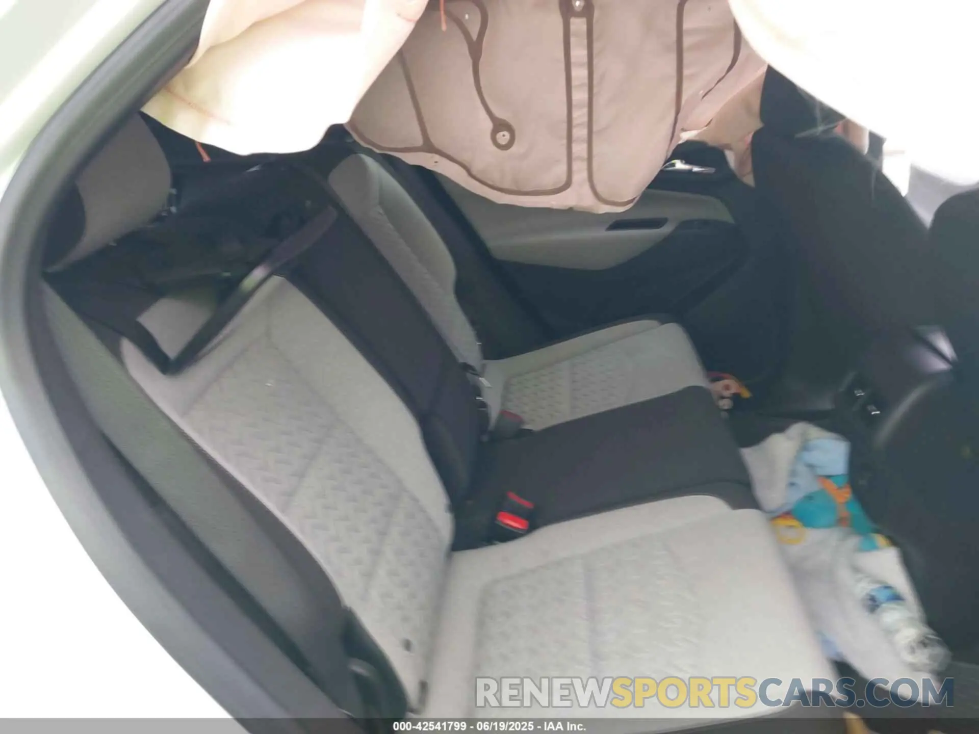 8 fotografías del automóvil dañado 3GNAXHEG9RL141869 CHEVROLET EQUINOX 2024