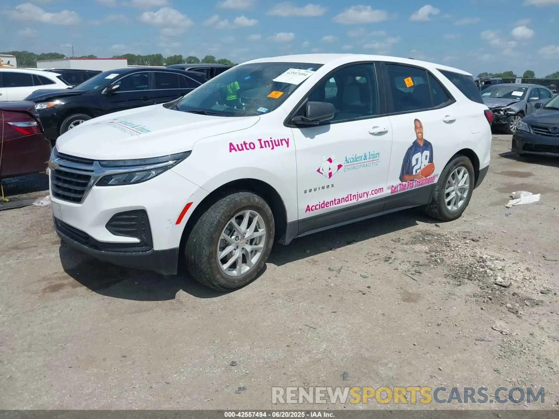 2 fotografías del automóvil dañado 3GNAXHEG9RL214206 CHEVROLET EQUINOX 2024