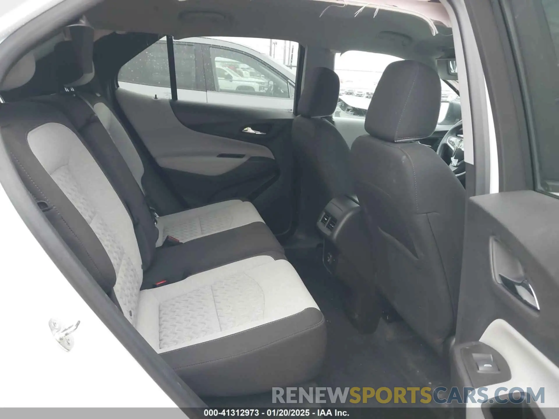 8 fotografías del automóvil dañado 3GNAXHEG9RL226517 CHEVROLET EQUINOX 2024